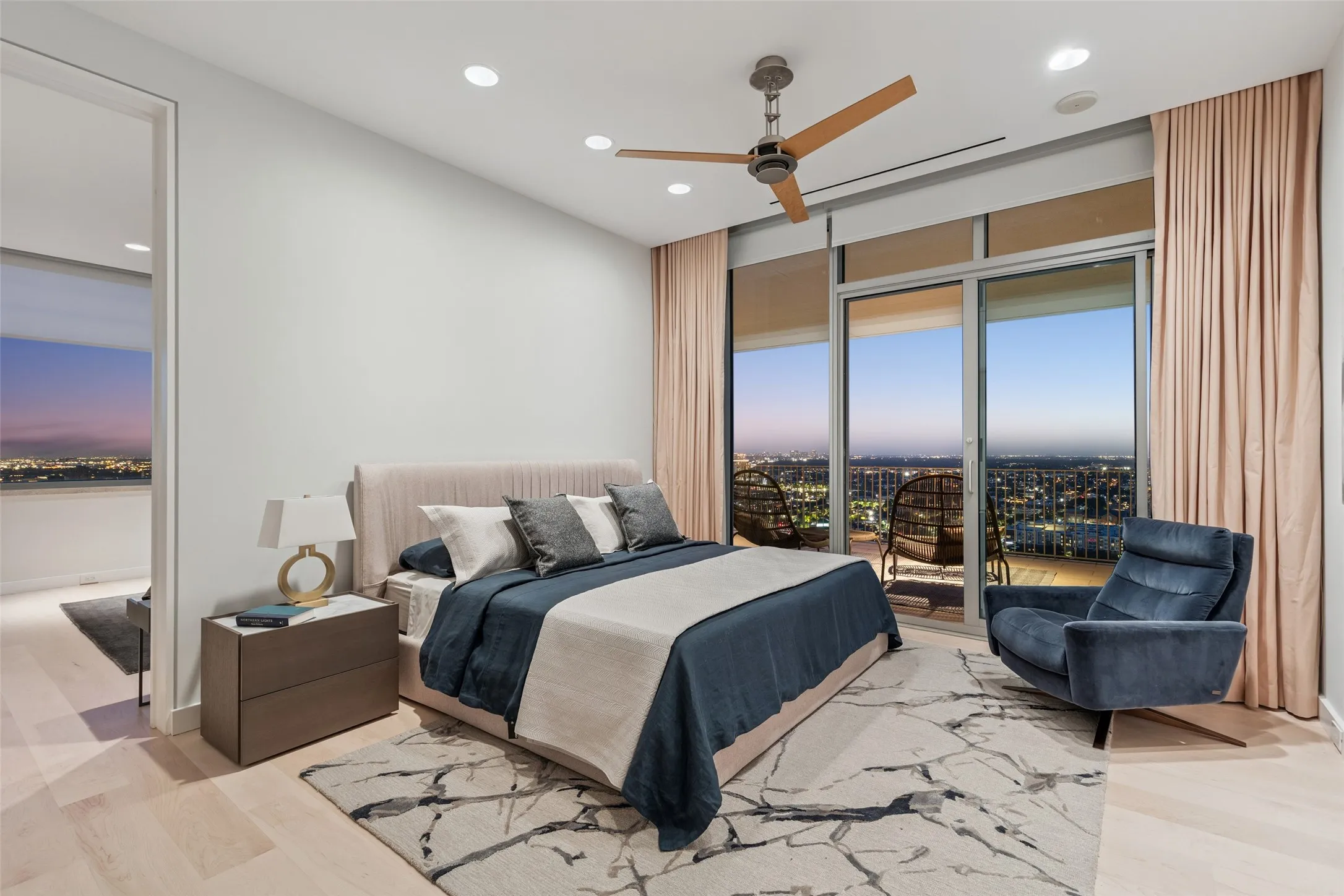Condominium For Sale in Dallas County , 1717 Arts Plaza 2309, Dallas, Texas 75201, 3 Bedroom, 4 Bathroom, 3 Garage spaces, 4,839 Sqft, built in 2005, mls#21274073, Real Estate Agent in Dallas, Homes For Sale in Dallas county, Homes For Sale in Dallas, Realtor in Dallas Texas, Real Estate Brokerage Independent Realty Texas, Luminita Cordes Realtor