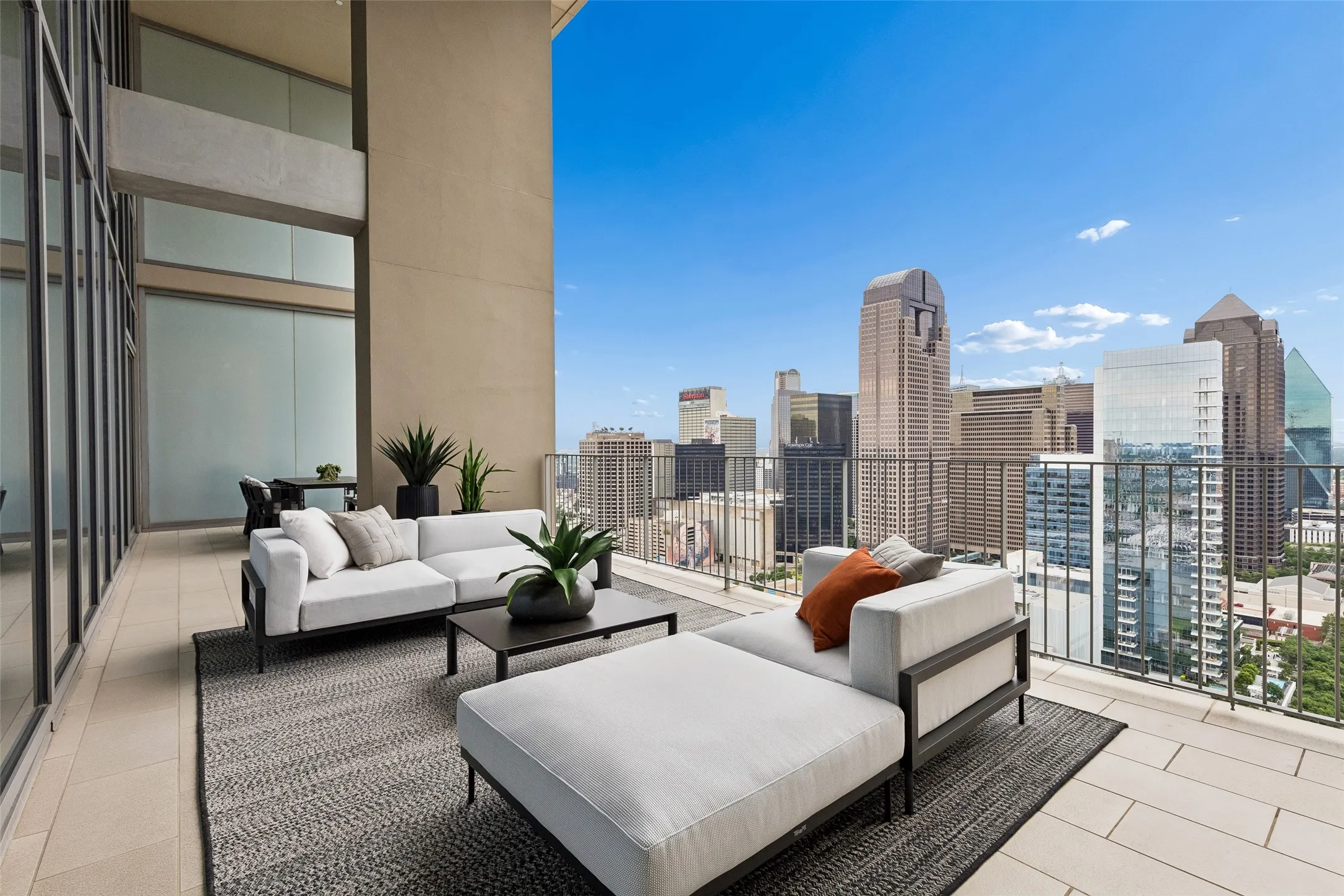 Condominium For Sale in Dallas County , 1717 Arts Plaza 2309, Dallas, Texas 75201, 3 Bedroom, 4 Bathroom, 3 Garage spaces, 4,839 Sqft, built in 2005, mls#21274073, Real Estate Agent in Dallas, Homes For Sale in Dallas county, Homes For Sale in Dallas, Realtor in Dallas Texas, Real Estate Brokerage Independent Realty Texas, Luminita Cordes Realtor