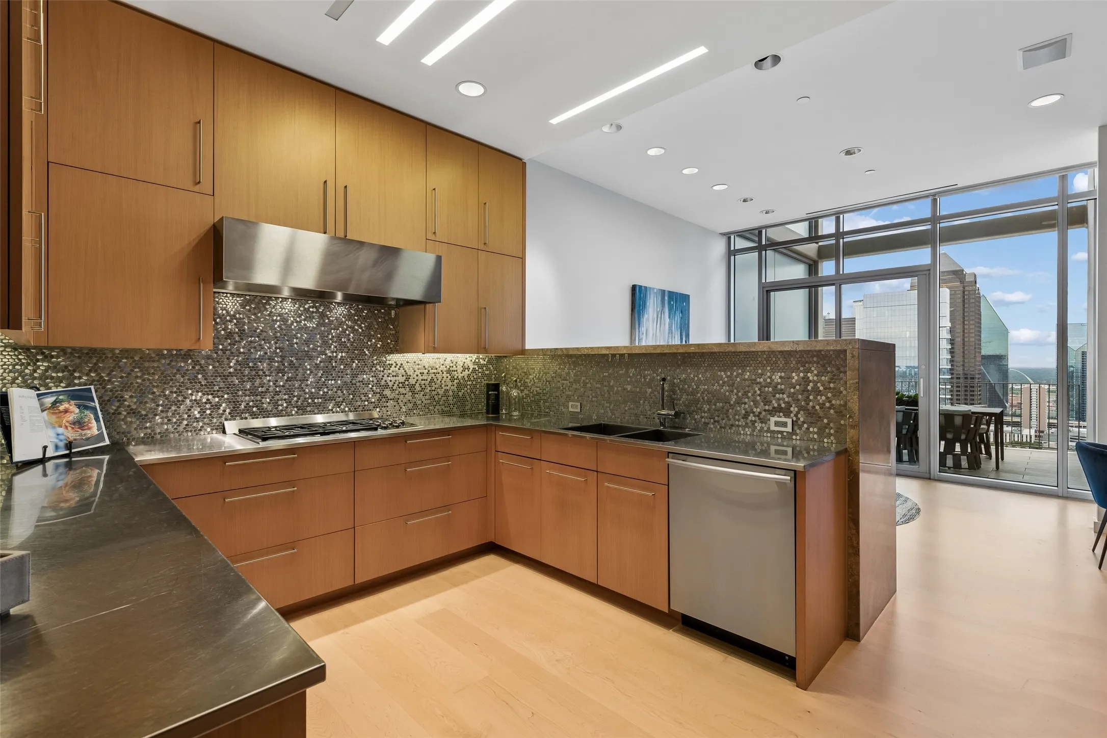 Condominium For Sale in Dallas County , 1717 Arts Plaza 2309, Dallas, Texas 75201, 3 Bedroom, 4 Bathroom, 3 Garage spaces, 4,839 Sqft, built in 2005, mls#21274073, Real Estate Agent in Dallas, Homes For Sale in Dallas county, Homes For Sale in Dallas, Realtor in Dallas Texas, Real Estate Brokerage Independent Realty Texas, Luminita Cordes Realtor