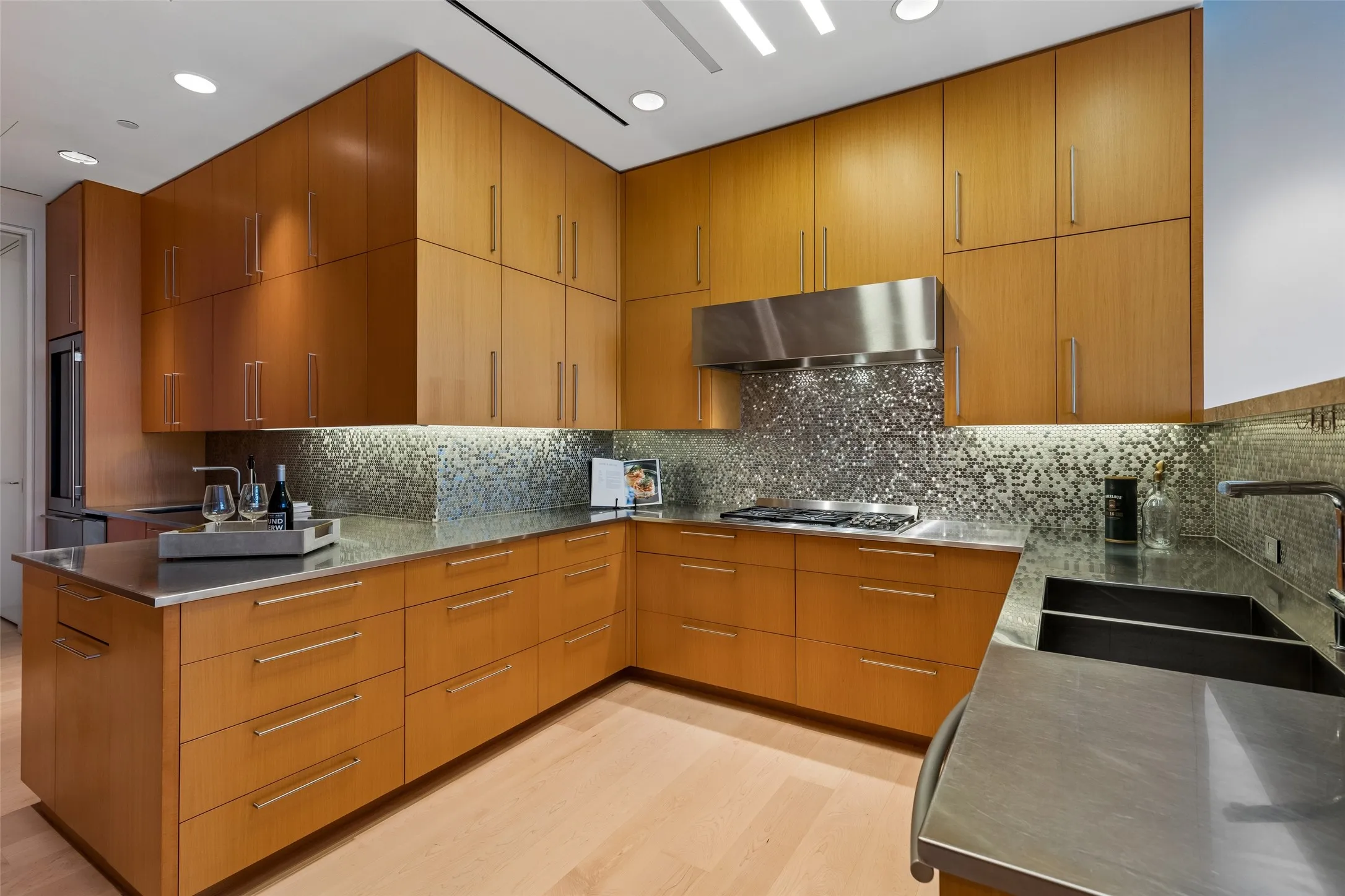 Condominium For Sale in Dallas County , 1717 Arts Plaza 2309, Dallas, Texas 75201, 3 Bedroom, 4 Bathroom, 3 Garage spaces, 4,839 Sqft, built in 2005, mls#21274073, Real Estate Agent in Dallas, Homes For Sale in Dallas county, Homes For Sale in Dallas, Realtor in Dallas Texas, Real Estate Brokerage Independent Realty Texas, Luminita Cordes Realtor