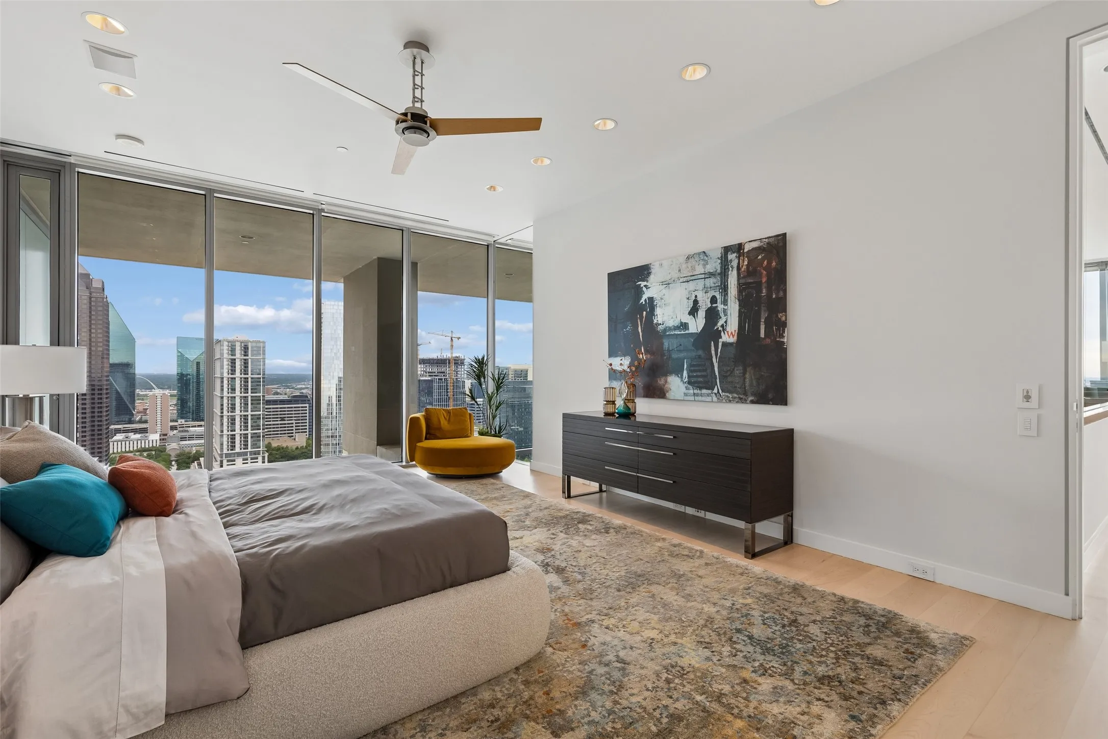 Condominium For Sale in Dallas County , 1717 Arts Plaza 2309, Dallas, Texas 75201, 3 Bedroom, 4 Bathroom, 3 Garage spaces, 4,839 Sqft, built in 2005, mls#21274073, Real Estate Agent in Dallas, Homes For Sale in Dallas county, Homes For Sale in Dallas, Realtor in Dallas Texas, Real Estate Brokerage Independent Realty Texas, Luminita Cordes Realtor