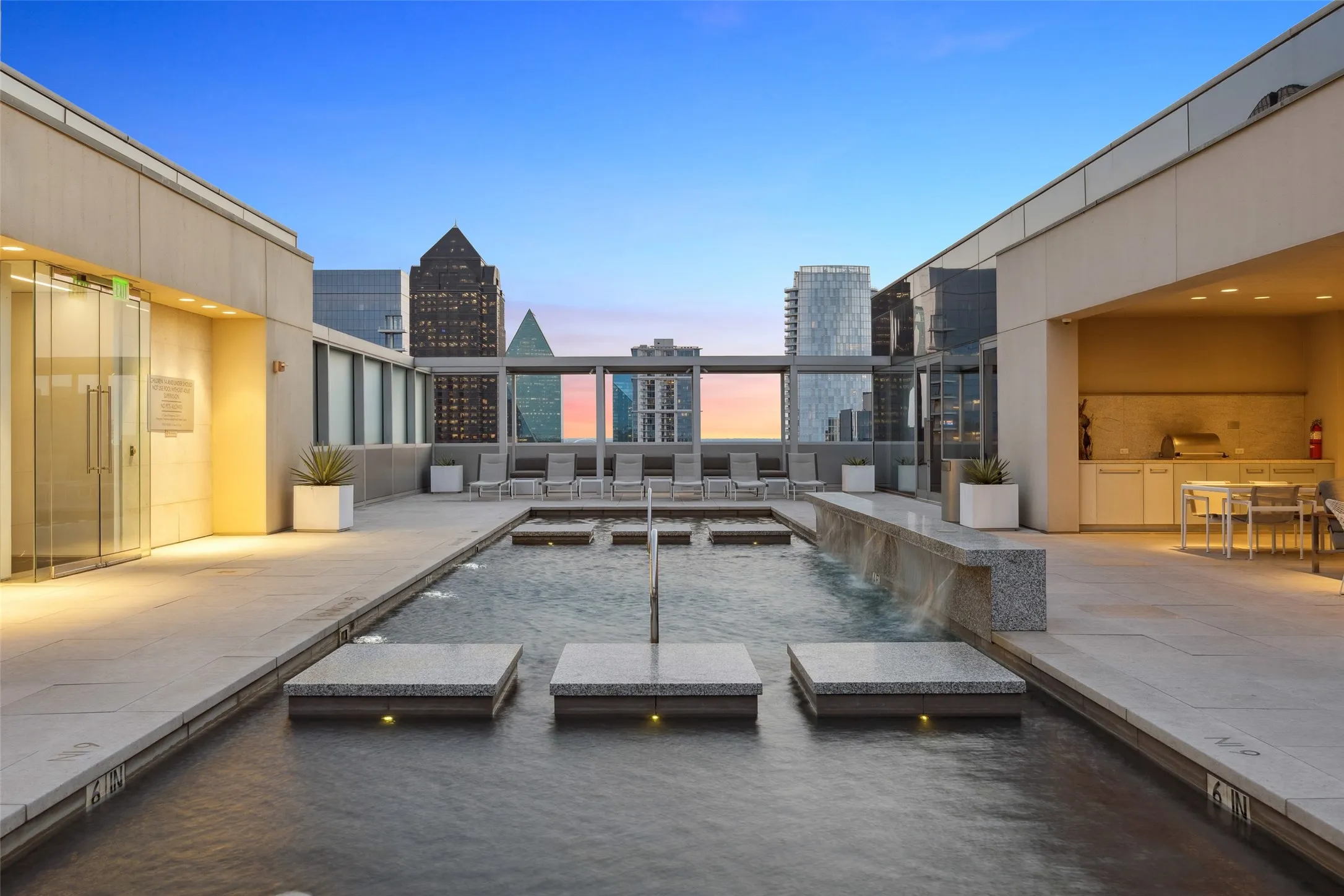 Condominium For Sale in Dallas County , 1717 Arts Plaza 2309, Dallas, Texas 75201, 3 Bedroom, 4 Bathroom, 3 Garage spaces, 4,839 Sqft, built in 2005, mls#21274073, Real Estate Agent in Dallas, Homes For Sale in Dallas county, Homes For Sale in Dallas, Realtor in Dallas Texas, Real Estate Brokerage Independent Realty Texas, Luminita Cordes Realtor