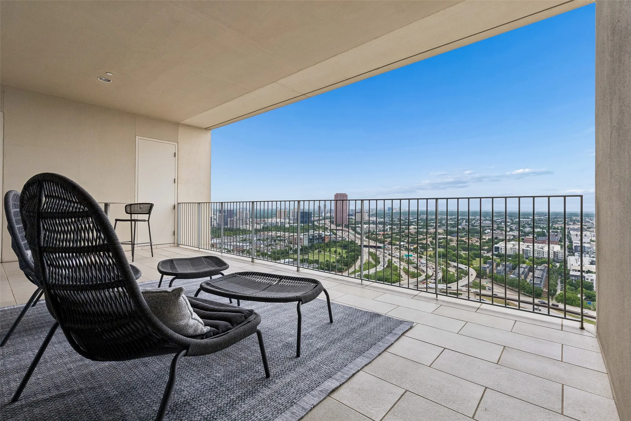 Condominium For Sale in Dallas County , 1717 Arts Plaza 2309, Dallas, Texas 75201, 3 Bedroom, 4 Bathroom, 3 Garage spaces, 4,839 Sqft, built in 2005, mls#21274073, Real Estate Agent in Dallas, Homes For Sale in Dallas county, Homes For Sale in Dallas, Realtor in Dallas Texas, Real Estate Brokerage Independent Realty Texas, Luminita Cordes Realtor