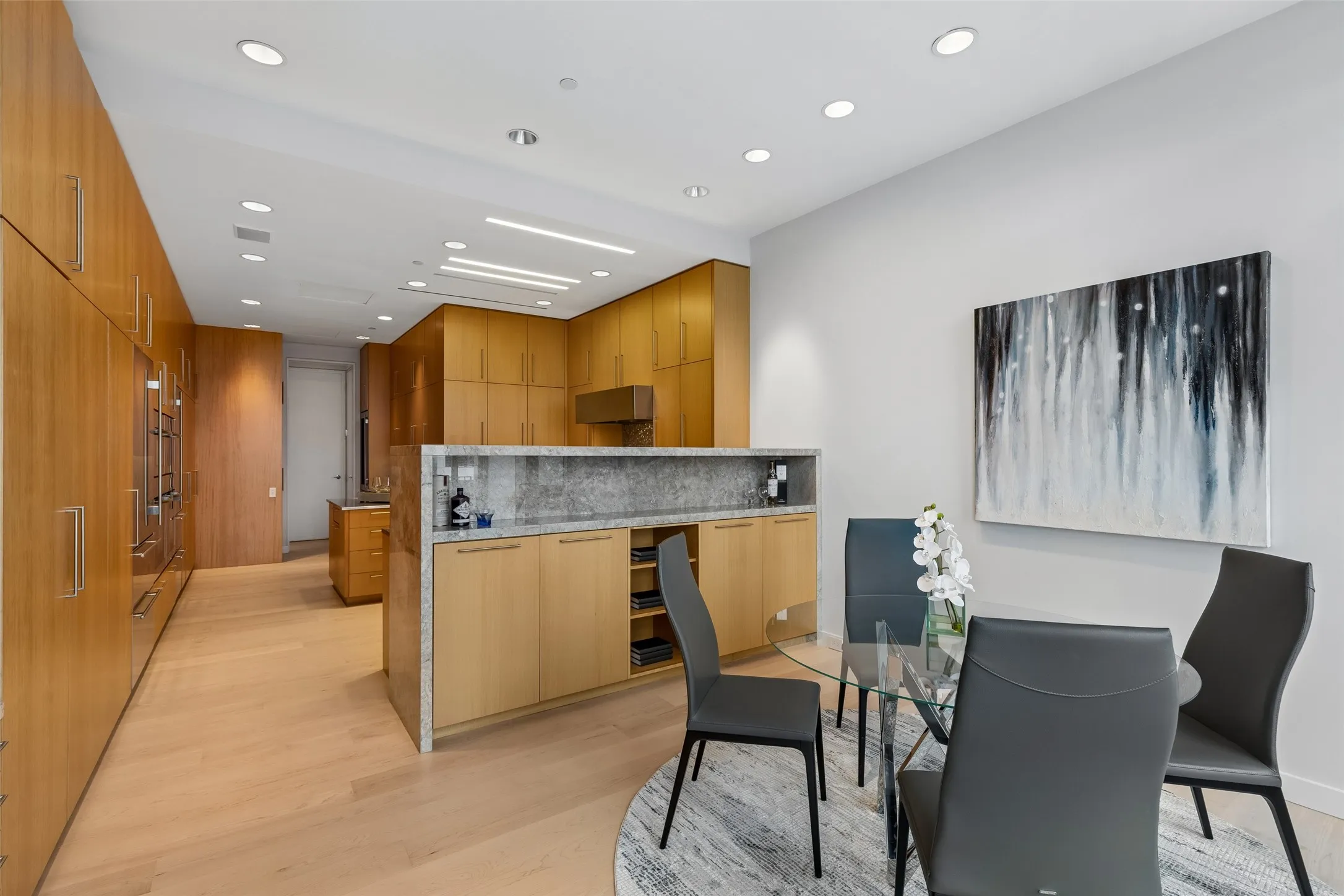 Condominium For Sale in Dallas County , 1717 Arts Plaza 2309, Dallas, Texas 75201, 3 Bedroom, 4 Bathroom, 3 Garage spaces, 4,839 Sqft, built in 2005, mls#21274073, Real Estate Agent in Dallas, Homes For Sale in Dallas county, Homes For Sale in Dallas, Realtor in Dallas Texas, Real Estate Brokerage Independent Realty Texas, Luminita Cordes Realtor