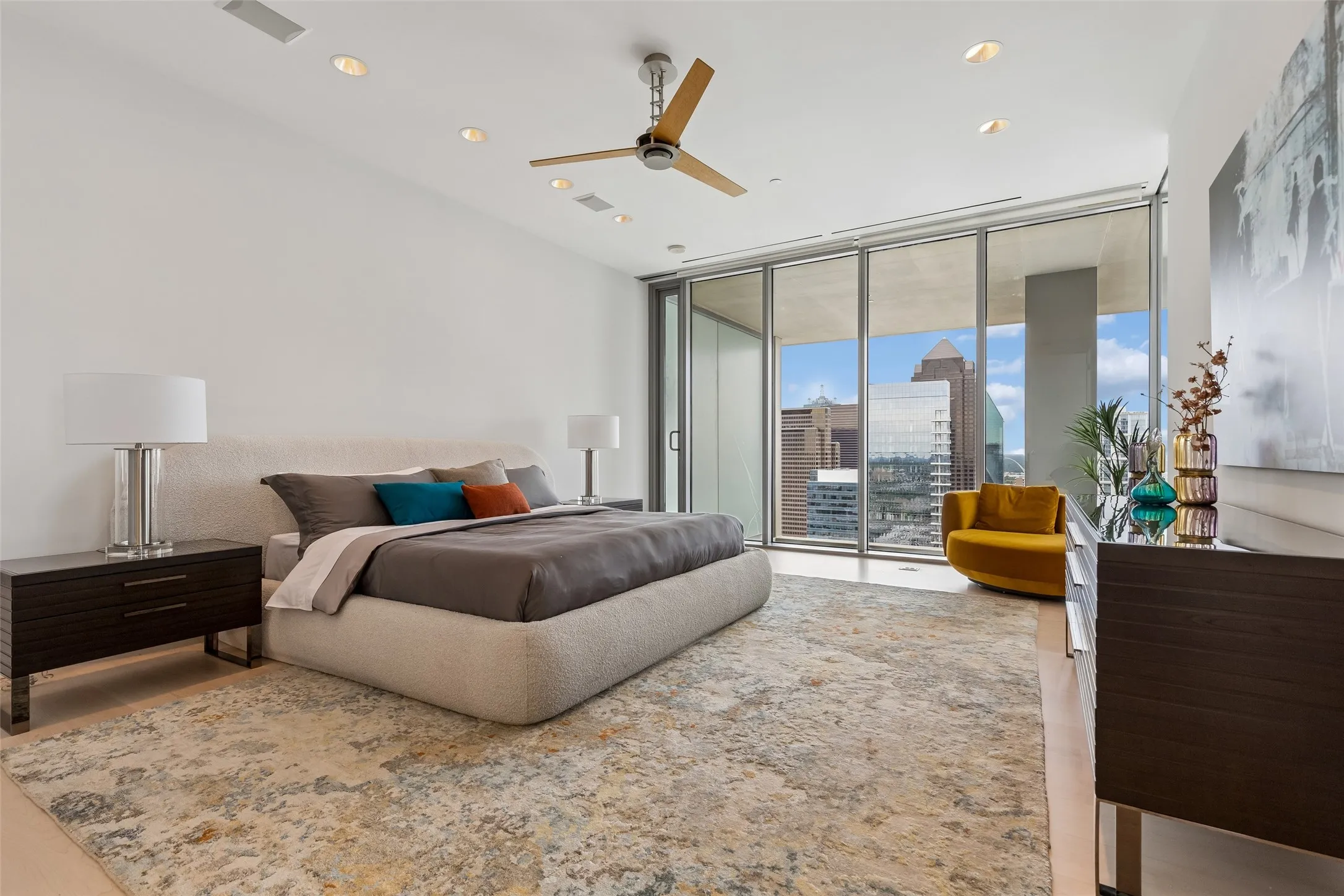 Condominium For Sale in Dallas County , 1717 Arts Plaza 2309, Dallas, Texas 75201, 3 Bedroom, 4 Bathroom, 3 Garage spaces, 4,839 Sqft, built in 2005, mls#21274073, Real Estate Agent in Dallas, Homes For Sale in Dallas county, Homes For Sale in Dallas, Realtor in Dallas Texas, Real Estate Brokerage Independent Realty Texas, Luminita Cordes Realtor