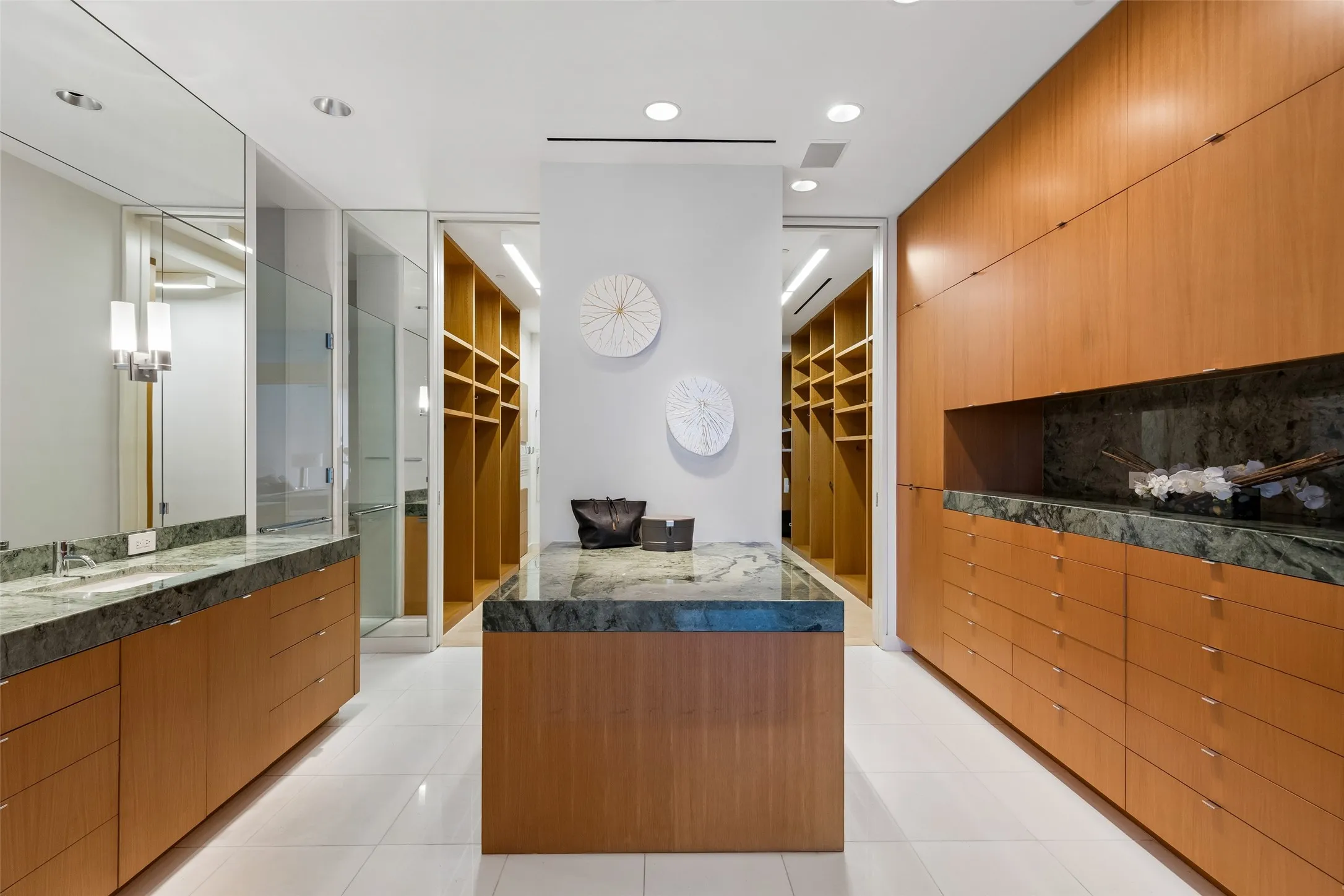 Condominium For Sale in Dallas County , 1717 Arts Plaza 2309, Dallas, Texas 75201, 3 Bedroom, 4 Bathroom, 3 Garage spaces, 4,839 Sqft, built in 2005, mls#21274073, Real Estate Agent in Dallas, Homes For Sale in Dallas county, Homes For Sale in Dallas, Realtor in Dallas Texas, Real Estate Brokerage Independent Realty Texas, Luminita Cordes Realtor