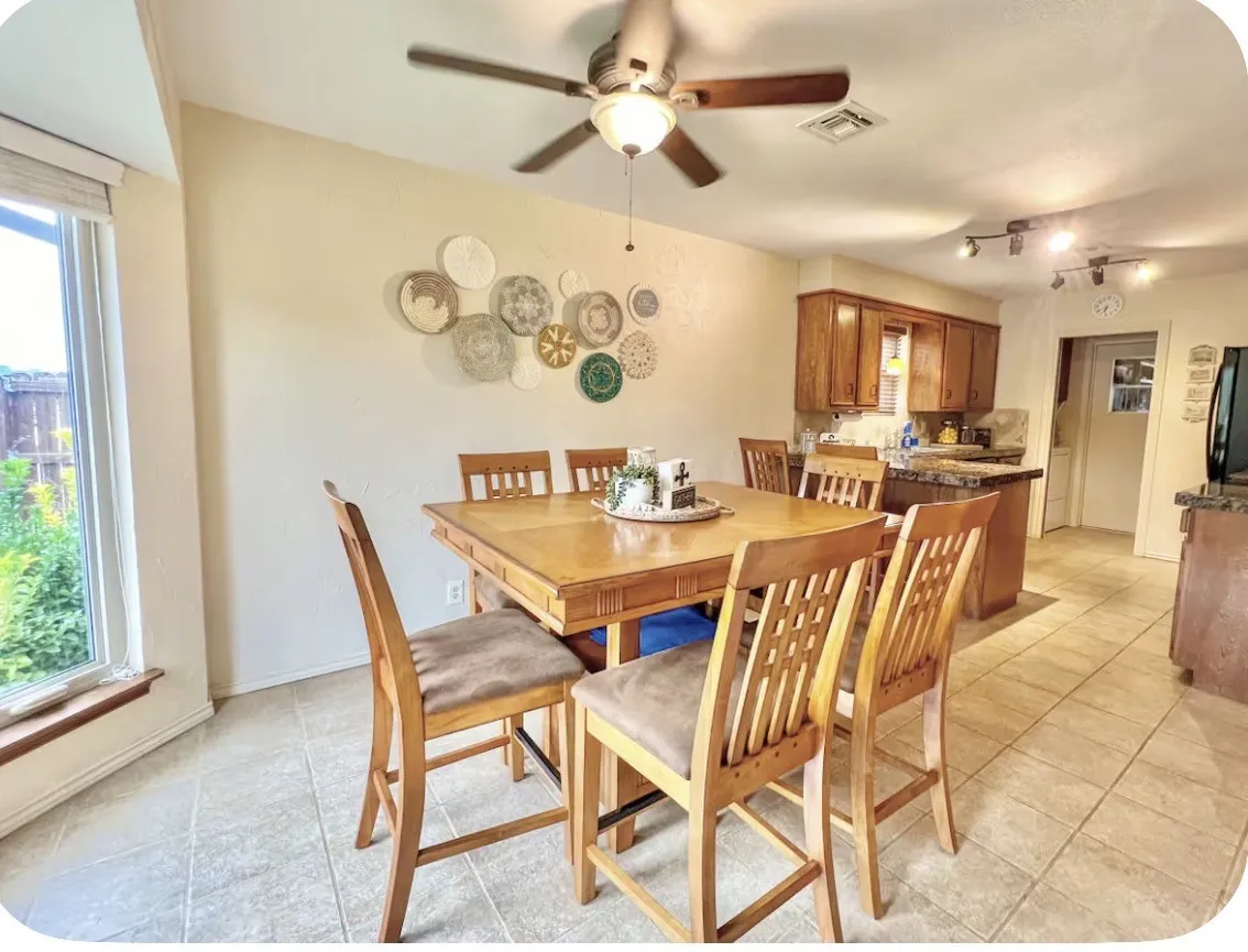 Single Family Residence For Sale in Hood County , 422 granada calle Court, Granbury, Texas 76049, 3 Bedroom, 2 Bathroom, 2 Garage spaces, 1,870 Sqft, built in 1978, mls#21274264, Real Estate Agent in Granbury, Homes For Sale in Hood county, Homes For Sale in Granbury, Realtor in Granbury Texas, Real Estate Brokerage Independent Realty Texas, Luminita Cordes Realtor