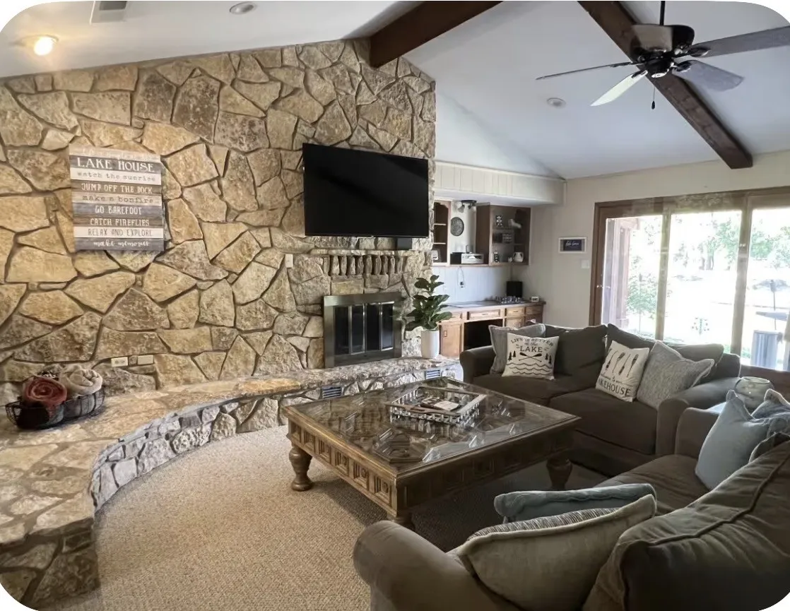 Single Family Residence For Sale in Hood County , 422 granada calle Court, Granbury, Texas 76049, 3 Bedroom, 2 Bathroom, 2 Garage spaces, 1,870 Sqft, built in 1978, mls#21274264, Real Estate Agent in Granbury, Homes For Sale in Hood county, Homes For Sale in Granbury, Realtor in Granbury Texas, Real Estate Brokerage Independent Realty Texas, Luminita Cordes Realtor