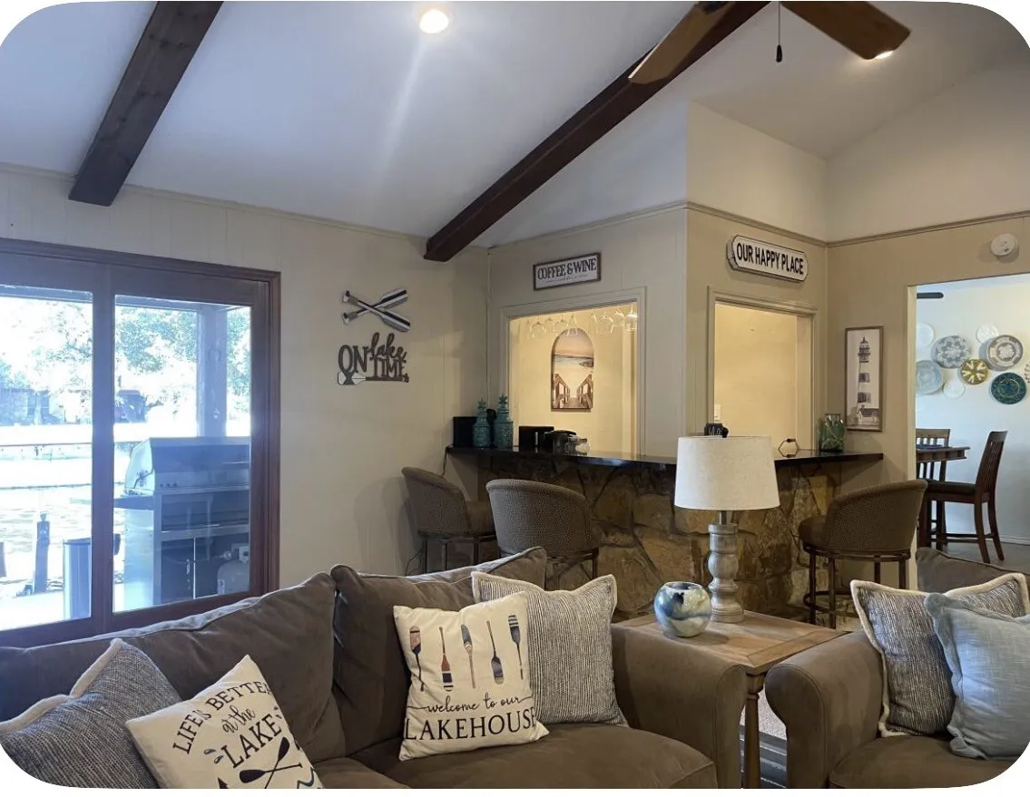 Single Family Residence For Sale in Hood County , 422 granada calle Court, Granbury, Texas 76049, 3 Bedroom, 2 Bathroom, 2 Garage spaces, 1,870 Sqft, built in 1978, mls#21274264, Real Estate Agent in Granbury, Homes For Sale in Hood county, Homes For Sale in Granbury, Realtor in Granbury Texas, Real Estate Brokerage Independent Realty Texas, Luminita Cordes Realtor