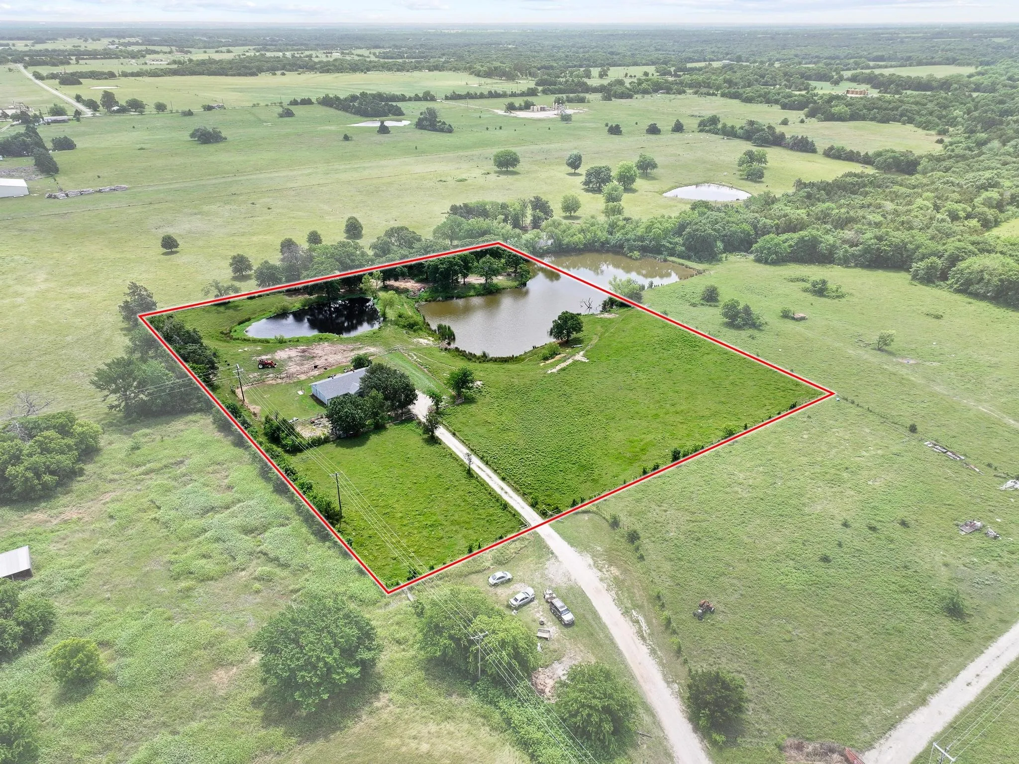 Single Family Residence For Sale in Grayson County , 25172 US Highway 377, Whitesboro, Texas 76273, 3 Bedroom, 2 Bathroom, Garage spaces, 1,500 Sqft, built in 1983, mls#21274192, Real Estate Agent in Whitesboro, Homes For Sale in Grayson county, Homes For Sale in Whitesboro, Realtor in Whitesboro Texas, Real Estate Brokerage Independent Realty Texas, Luminita Cordes Realtor