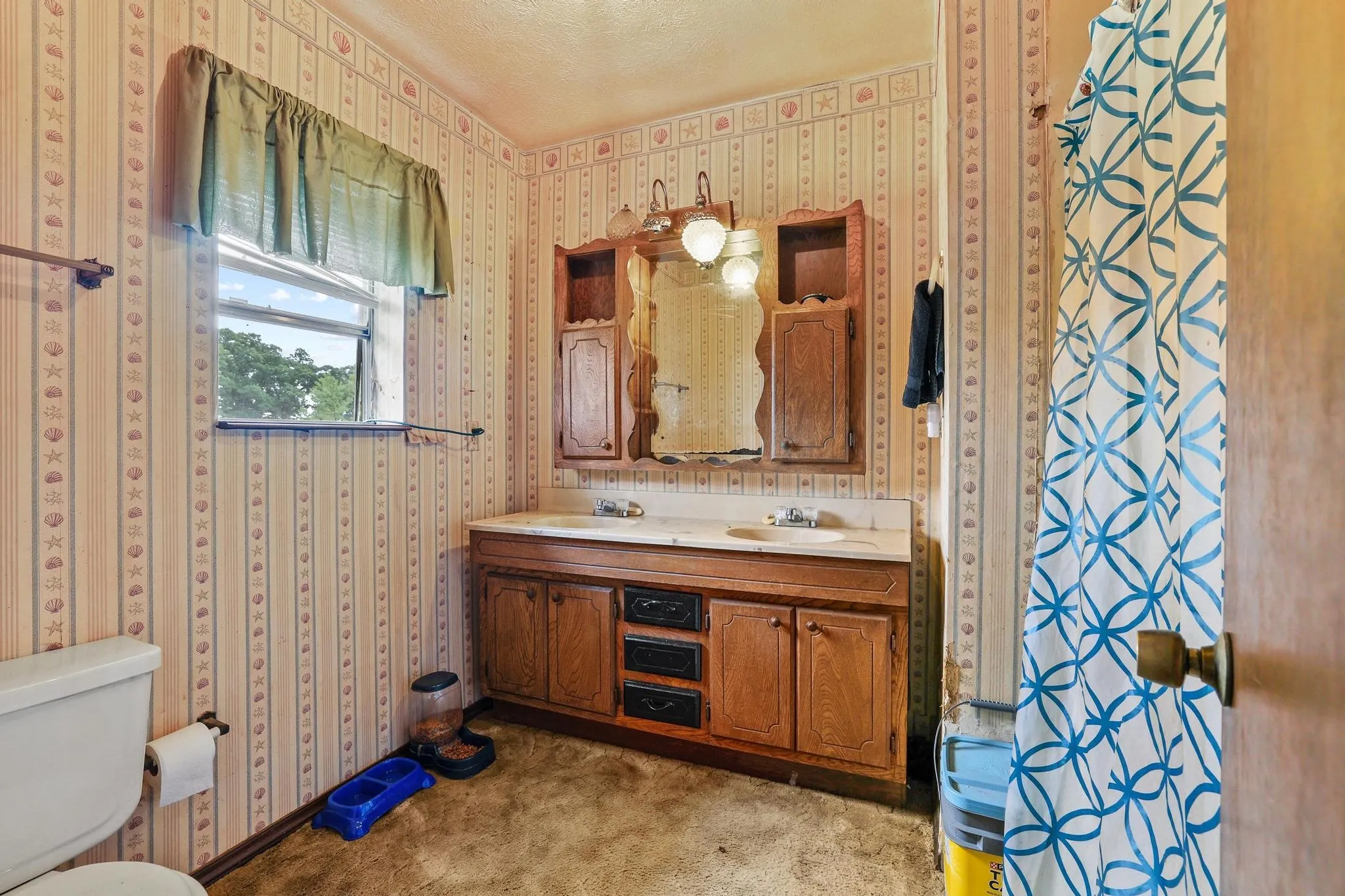 Single Family Residence For Sale in Grayson County , 25172 US Highway 377, Whitesboro, Texas 76273, 3 Bedroom, 2 Bathroom, Garage spaces, 1,500 Sqft, built in 1983, mls#21274192, Real Estate Agent in Whitesboro, Homes For Sale in Grayson county, Homes For Sale in Whitesboro, Realtor in Whitesboro Texas, Real Estate Brokerage Independent Realty Texas, Luminita Cordes Realtor