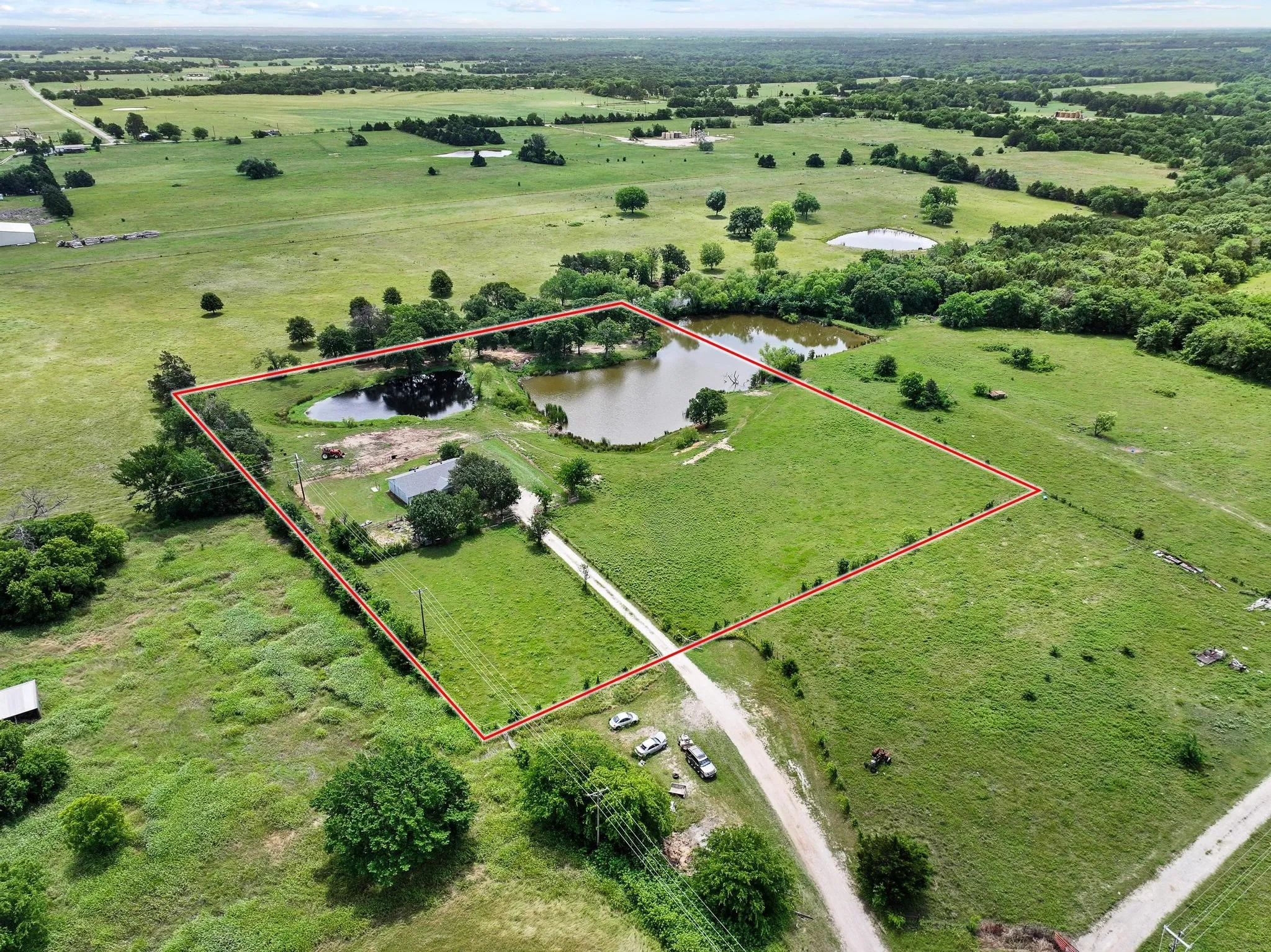 Single Family Residence For Sale in Grayson County , 25172 US Highway 377, Whitesboro, Texas 76273, 3 Bedroom, 2 Bathroom, Garage spaces, 1,500 Sqft, built in 1983, mls#21274192, Real Estate Agent in Whitesboro, Homes For Sale in Grayson county, Homes For Sale in Whitesboro, Realtor in Whitesboro Texas, Real Estate Brokerage Independent Realty Texas, Luminita Cordes Realtor