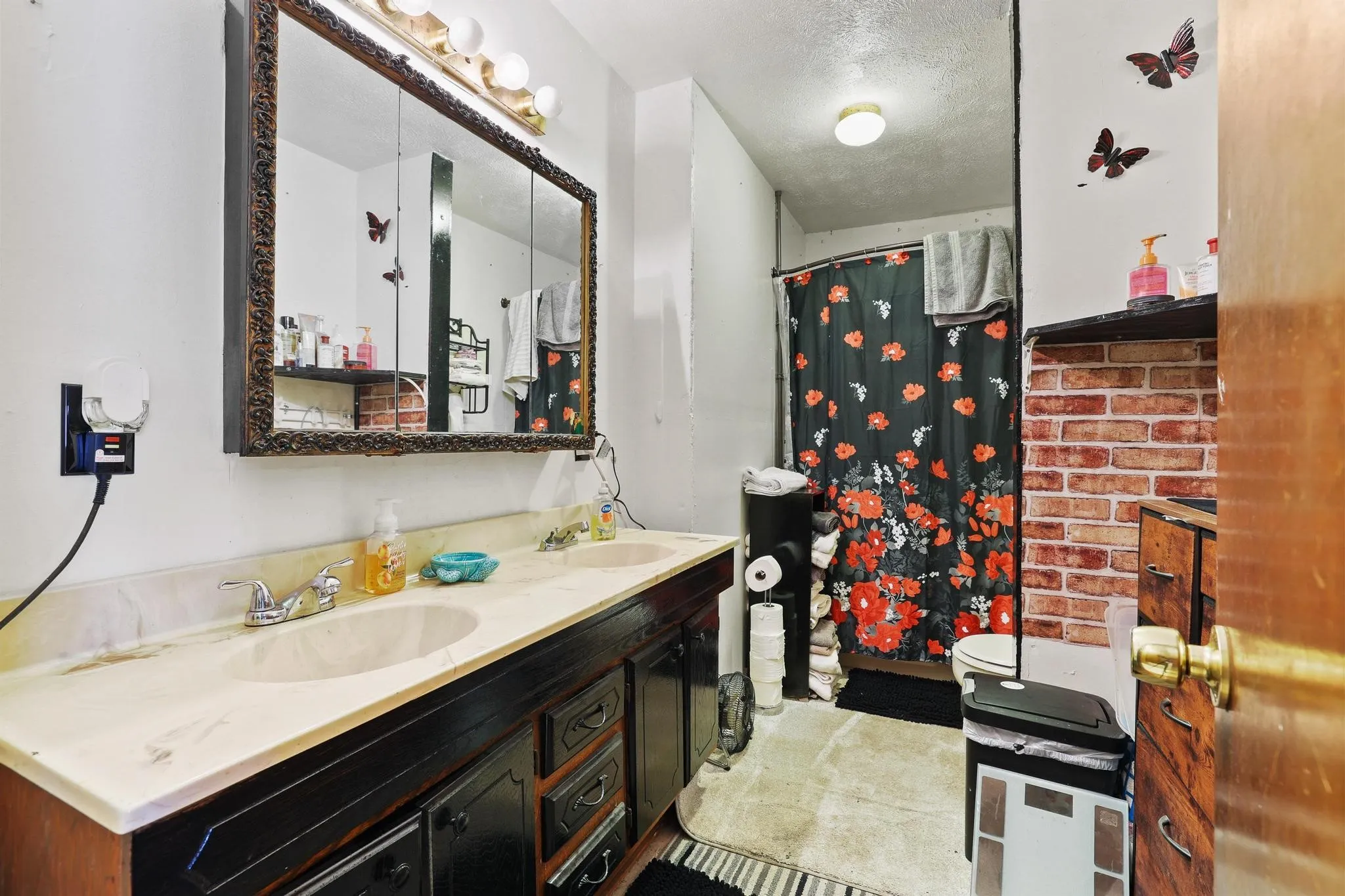 Single Family Residence For Sale in Grayson County , 25172 US Highway 377, Whitesboro, Texas 76273, 3 Bedroom, 2 Bathroom, Garage spaces, 1,500 Sqft, built in 1983, mls#21274192, Real Estate Agent in Whitesboro, Homes For Sale in Grayson county, Homes For Sale in Whitesboro, Realtor in Whitesboro Texas, Real Estate Brokerage Independent Realty Texas, Luminita Cordes Realtor