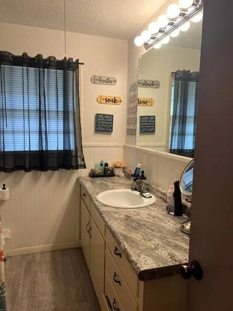 Single Family Residence For Sale in Cooke County , 1211 Belmont Street, Gainesville, Texas 76240, 2 Bedroom, 1 Bathroom, Garage spaces, 1,364 Sqft, built in 1960, mls#21273506, Real Estate Agent in Gainesville, Homes For Sale in Cooke county, Homes For Sale in Gainesville, Realtor in Gainesville Texas, Real Estate Brokerage Independent Realty Texas, Luminita Cordes Realtor
