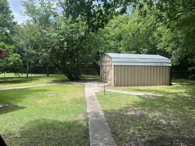 Single Family Residence For Sale in Cooke County , 1211 Belmont Street, Gainesville, Texas 76240, 2 Bedroom, 1 Bathroom, Garage spaces, 1,364 Sqft, built in 1960, mls#21273506, Real Estate Agent in Gainesville, Homes For Sale in Cooke county, Homes For Sale in Gainesville, Realtor in Gainesville Texas, Real Estate Brokerage Independent Realty Texas, Luminita Cordes Realtor
