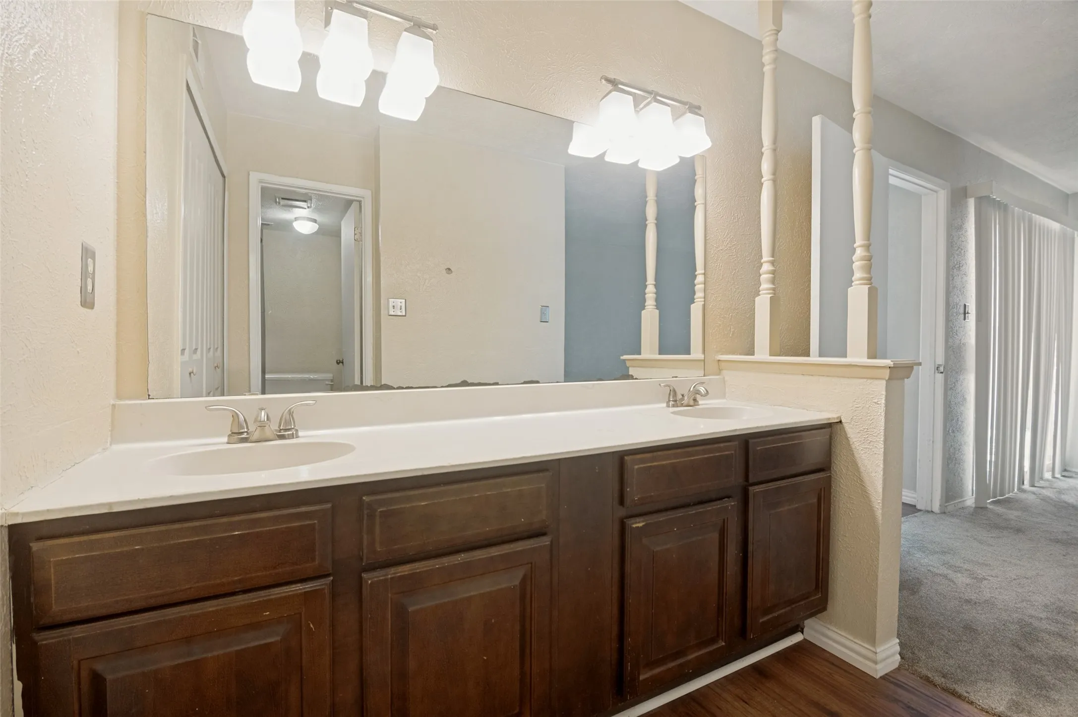 Single Family Residence For Rent in Dallas County , 7305 Pineberry Road, Dallas, Texas 75249, 2 Bedrooms, 2 Bathrooms, Garage spaces, 1,227 Sqft, built in 1982, Price $1,695, mls#21274393, Real Estate Agent in Dallas, Homes For Rent in Dallas county, Homes For Rent in Dallas, Realtor in Dallas Texas, Real Estate Brokerage Independent Realty Texas, Luminita Cordes Realtor
