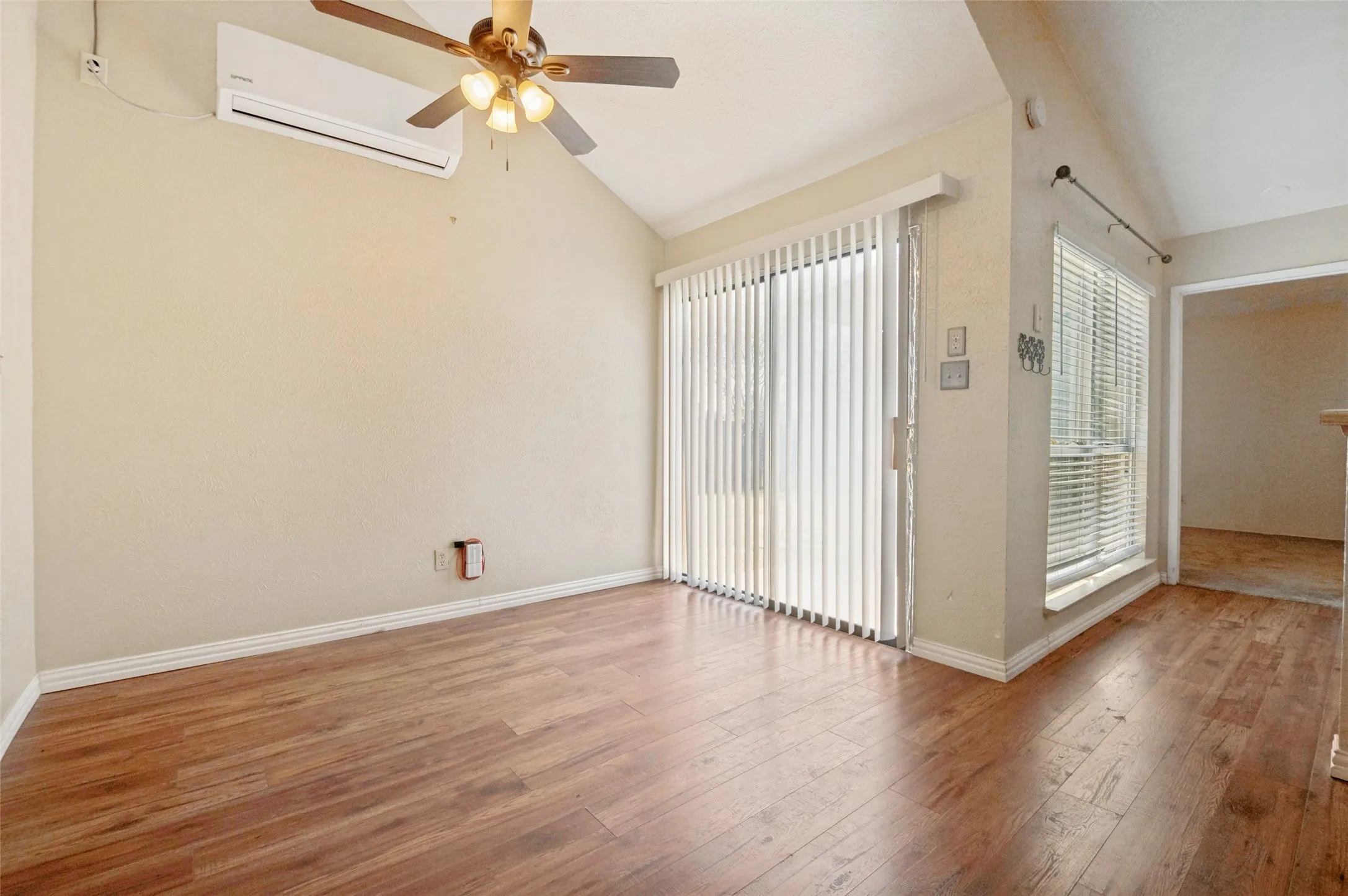 Single Family Residence For Rent in Dallas County , 7305 Pineberry Road, Dallas, Texas 75249, 2 Bedrooms, 2 Bathrooms, Garage spaces, 1,227 Sqft, built in 1982, Price $1,695, mls#21274393, Real Estate Agent in Dallas, Homes For Rent in Dallas county, Homes For Rent in Dallas, Realtor in Dallas Texas, Real Estate Brokerage Independent Realty Texas, Luminita Cordes Realtor