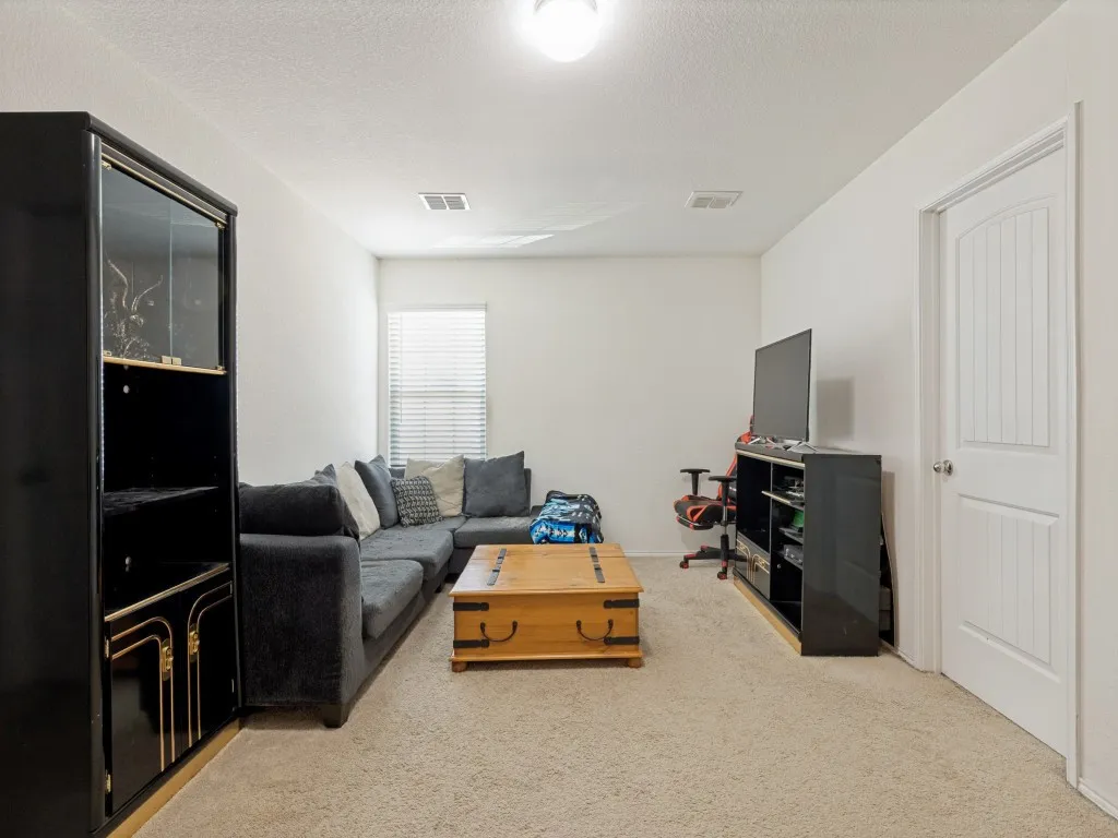 Single Family Residence For Sale in Tarrant County , 409 Falling Star Drive, Fort Worth, Texas 76052, 4 Bedrooms, 2 Bathrooms, 2 Garage spaces, 1,959 Sqft, built in 2019, Price $405,000, mls#21274092, Real Estate Agent in Fort Worth, Homes For Sale in Tarrant county, Homes For Sale in Fort Worth, Realtor in Fort Worth Texas, Real Estate Brokerage Independent Realty Texas, Luminita Cordes Realtor