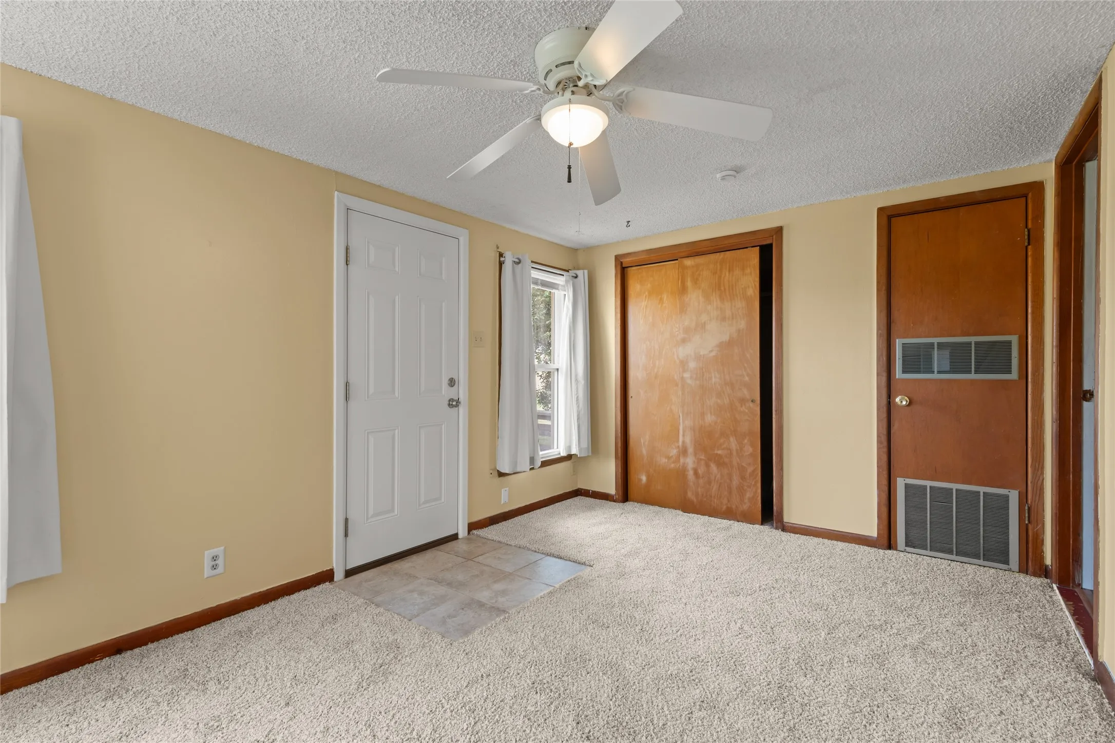 Single Family Residence For Sale in Taylor County , 1002 Trundy, Merkel, Texas 79536, 3 Bedroom, 2 Bathroom, 2 Garage spaces, 1,668 Sqft, built in 1954, mls#21273750, Real Estate Agent in Merkel, Homes For Sale in Taylor county, Homes For Sale in Merkel, Realtor in Merkel Texas, Real Estate Brokerage Independent Realty Texas, Luminita Cordes Realtor
