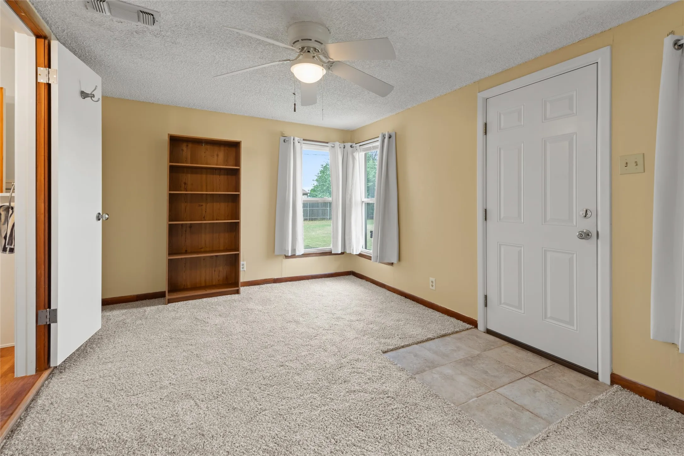 Single Family Residence For Sale in Taylor County , 1002 Trundy, Merkel, Texas 79536, 3 Bedroom, 2 Bathroom, 2 Garage spaces, 1,668 Sqft, built in 1954, mls#21273750, Real Estate Agent in Merkel, Homes For Sale in Taylor county, Homes For Sale in Merkel, Realtor in Merkel Texas, Real Estate Brokerage Independent Realty Texas, Luminita Cordes Realtor
