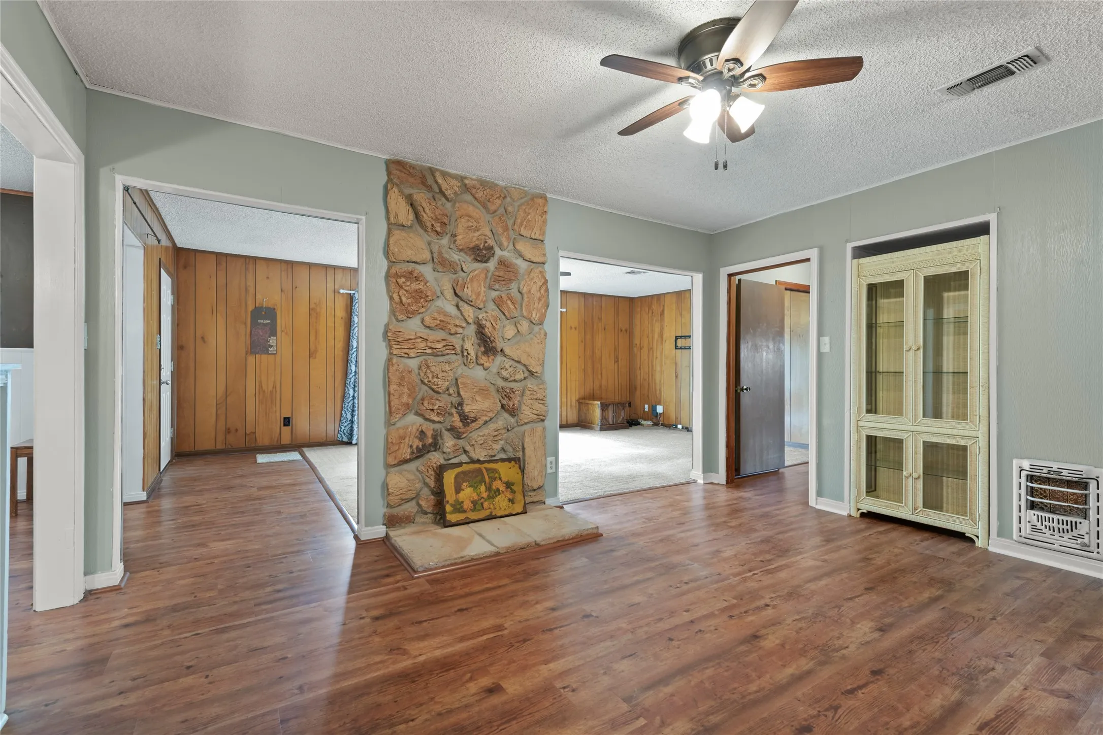 Single Family Residence For Sale in Taylor County , 1002 Trundy, Merkel, Texas 79536, 3 Bedroom, 2 Bathroom, 2 Garage spaces, 1,668 Sqft, built in 1954, mls#21273750, Real Estate Agent in Merkel, Homes For Sale in Taylor county, Homes For Sale in Merkel, Realtor in Merkel Texas, Real Estate Brokerage Independent Realty Texas, Luminita Cordes Realtor