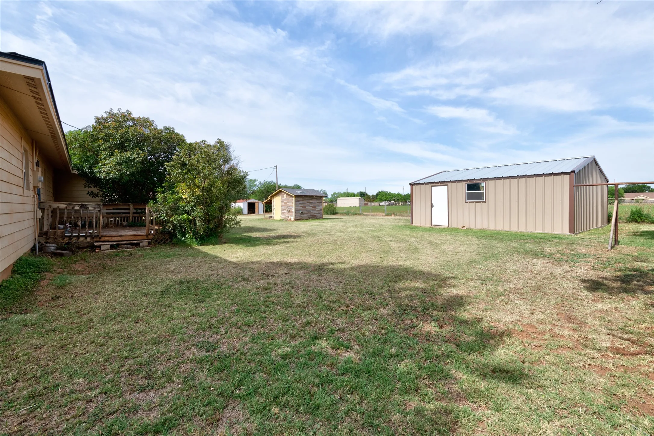 Single Family Residence For Sale in Taylor County , 1002 Trundy, Merkel, Texas 79536, 3 Bedroom, 2 Bathroom, 2 Garage spaces, 1,668 Sqft, built in 1954, mls#21273750, Real Estate Agent in Merkel, Homes For Sale in Taylor county, Homes For Sale in Merkel, Realtor in Merkel Texas, Real Estate Brokerage Independent Realty Texas, Luminita Cordes Realtor