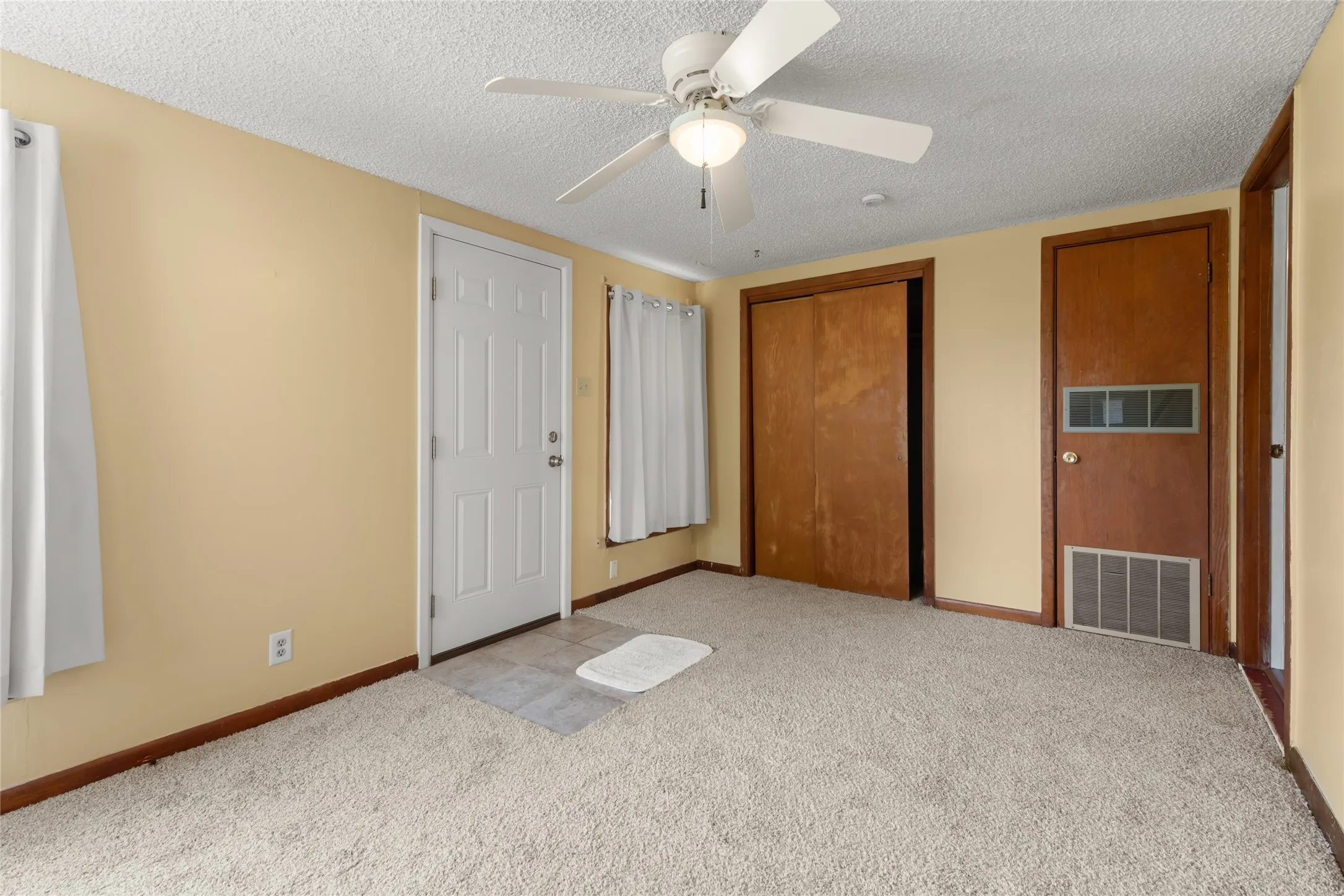 Single Family Residence For Sale in Taylor County , 1002 Trundy, Merkel, Texas 79536, 3 Bedroom, 2 Bathroom, 2 Garage spaces, 1,668 Sqft, built in 1954, mls#21273750, Real Estate Agent in Merkel, Homes For Sale in Taylor county, Homes For Sale in Merkel, Realtor in Merkel Texas, Real Estate Brokerage Independent Realty Texas, Luminita Cordes Realtor