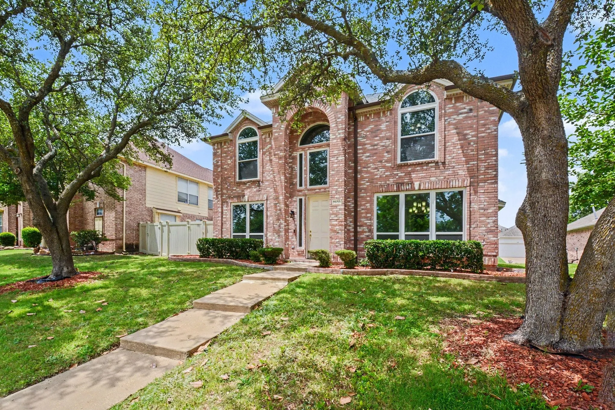 Single Family Residence For Sale in Collin County , 7633 Brownley Place, Plano, Texas 75025, 4 Bedroom, 3 Bathroom, 2 Garage spaces, 2,678 Sqft, built in 1993, mls#21273704, Real Estate Agent in Plano, Homes For Sale in Collin county, Homes For Sale in Plano, Realtor in Plano Texas, Real Estate Brokerage Independent Realty Texas, Luminita Cordes Realtor