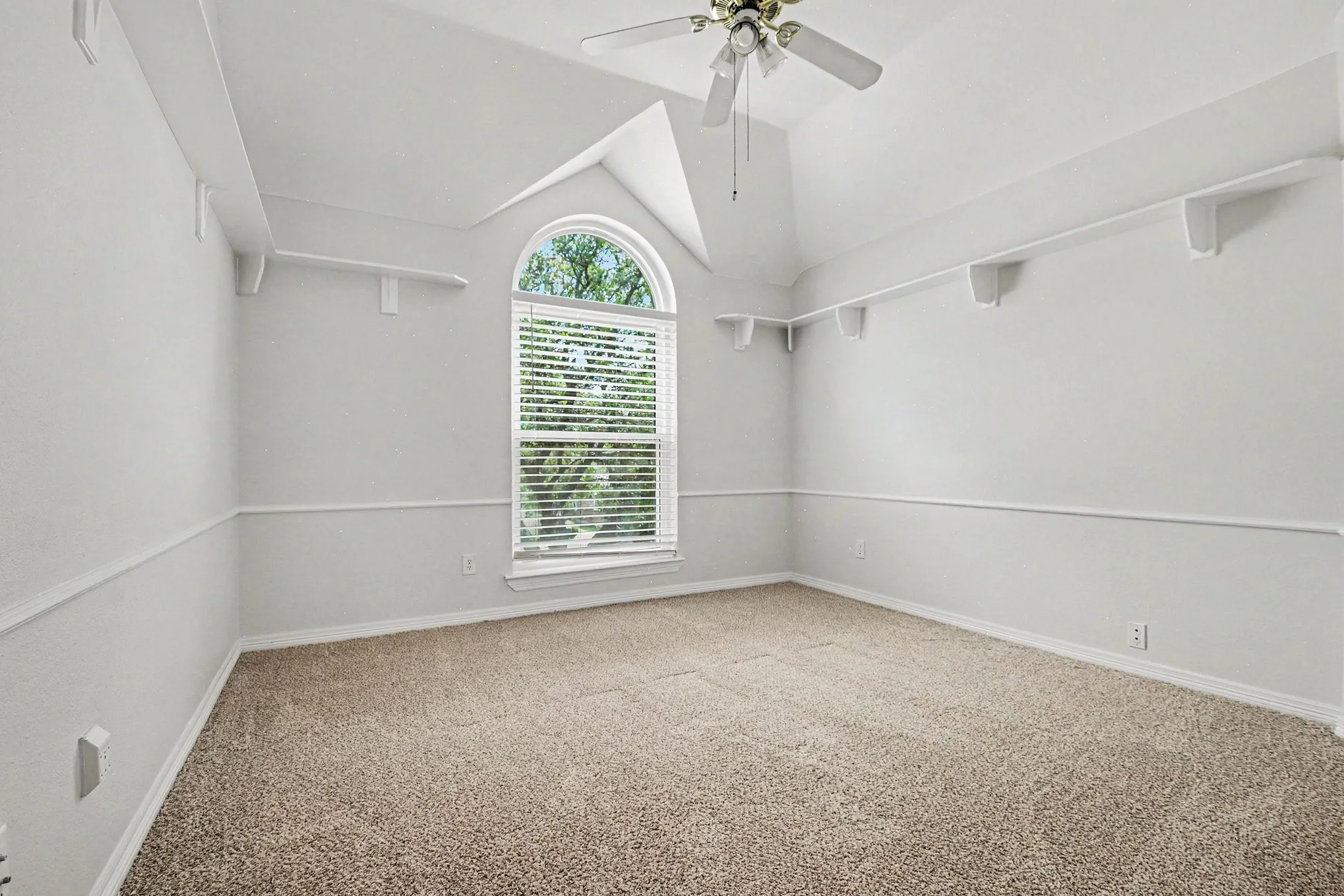 Single Family Residence For Sale in Collin County , 7633 Brownley Place, Plano, Texas 75025, 4 Bedroom, 3 Bathroom, 2 Garage spaces, 2,678 Sqft, built in 1993, mls#21273704, Real Estate Agent in Plano, Homes For Sale in Collin county, Homes For Sale in Plano, Realtor in Plano Texas, Real Estate Brokerage Independent Realty Texas, Luminita Cordes Realtor