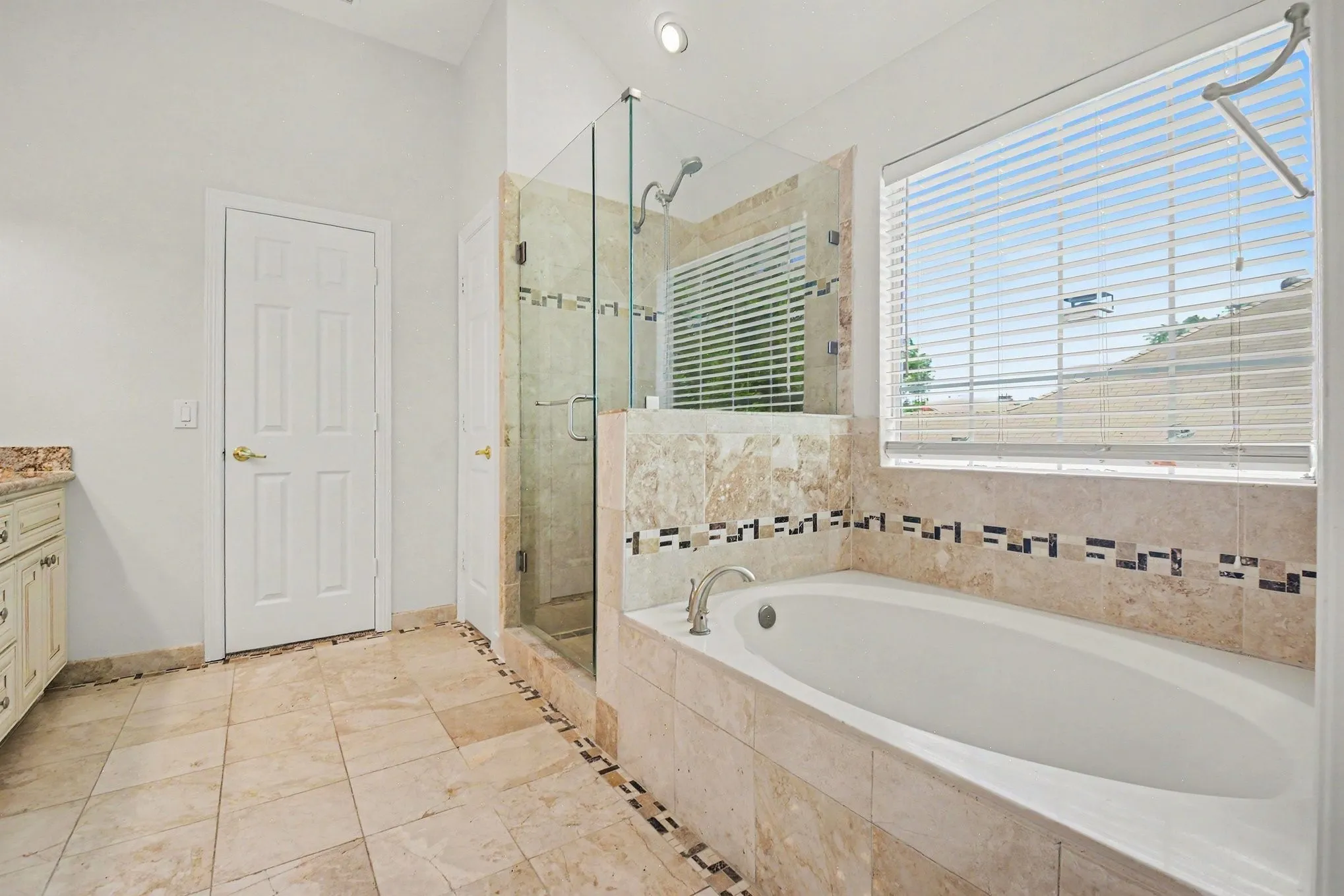 Single Family Residence For Sale in Collin County , 7633 Brownley Place, Plano, Texas 75025, 4 Bedroom, 3 Bathroom, 2 Garage spaces, 2,678 Sqft, built in 1993, mls#21273704, Real Estate Agent in Plano, Homes For Sale in Collin county, Homes For Sale in Plano, Realtor in Plano Texas, Real Estate Brokerage Independent Realty Texas, Luminita Cordes Realtor