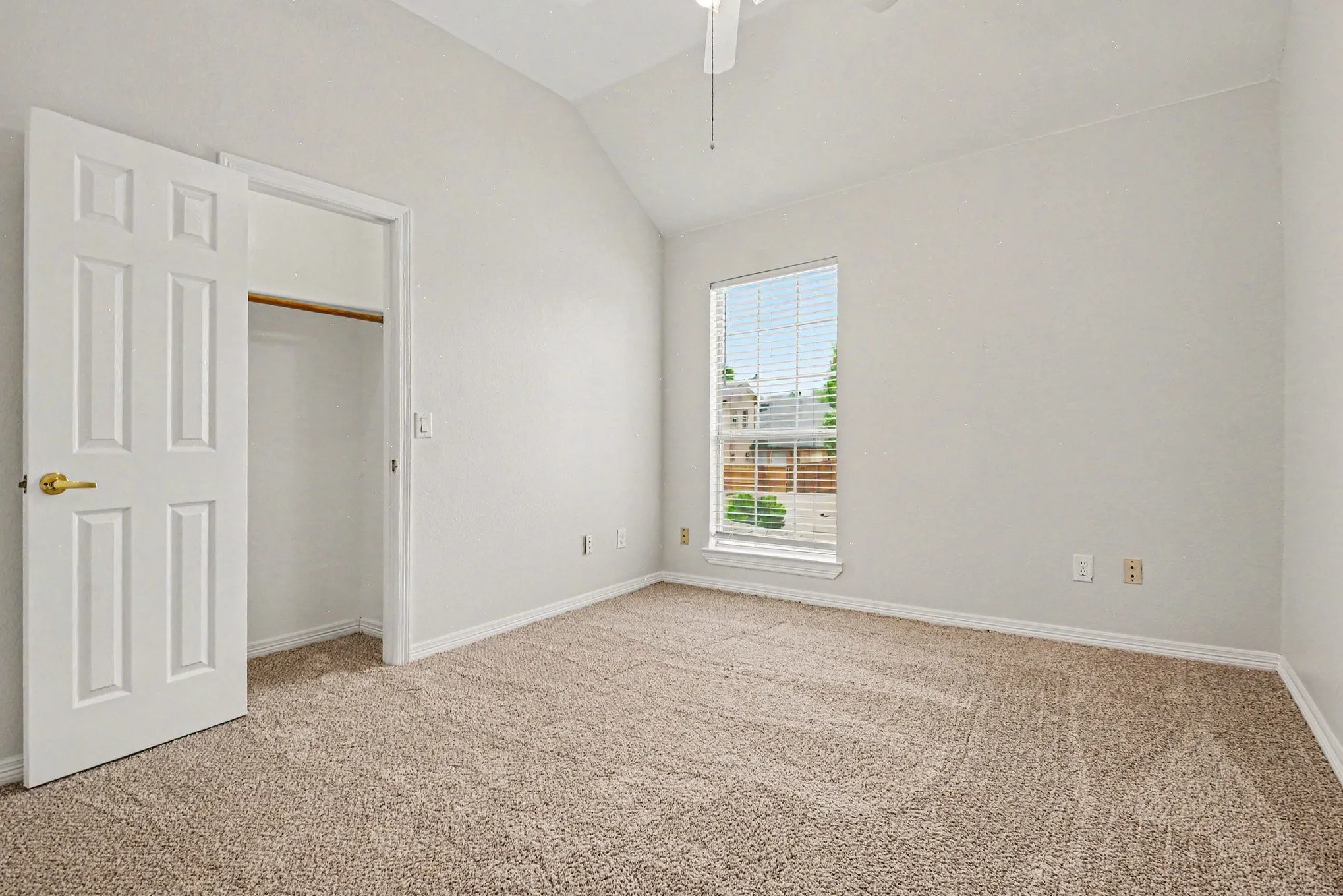 Single Family Residence For Sale in Collin County , 7633 Brownley Place, Plano, Texas 75025, 4 Bedroom, 3 Bathroom, 2 Garage spaces, 2,678 Sqft, built in 1993, mls#21273704, Real Estate Agent in Plano, Homes For Sale in Collin county, Homes For Sale in Plano, Realtor in Plano Texas, Real Estate Brokerage Independent Realty Texas, Luminita Cordes Realtor