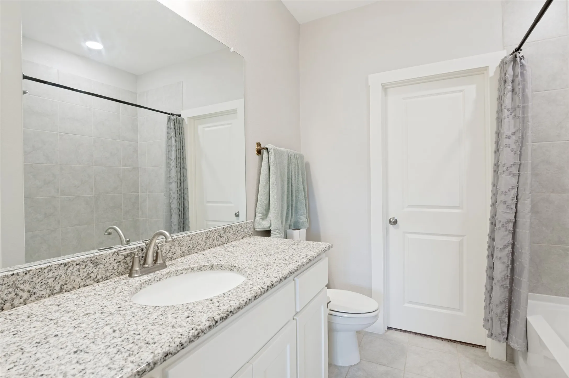 Townhouse For Sale in Denton County , 669 Trail Side Drive, Lewisville, Texas 75067, 2 Bedroom, 3 Bathroom, 2 Garage spaces, 1,789 Sqft, built in 2020, mls#21271214, Real Estate Agent in Lewisville, Homes For Sale in Denton county, Homes For Sale in Lewisville, Realtor in Lewisville Texas, Real Estate Brokerage Independent Realty Texas, Luminita Cordes Realtor
