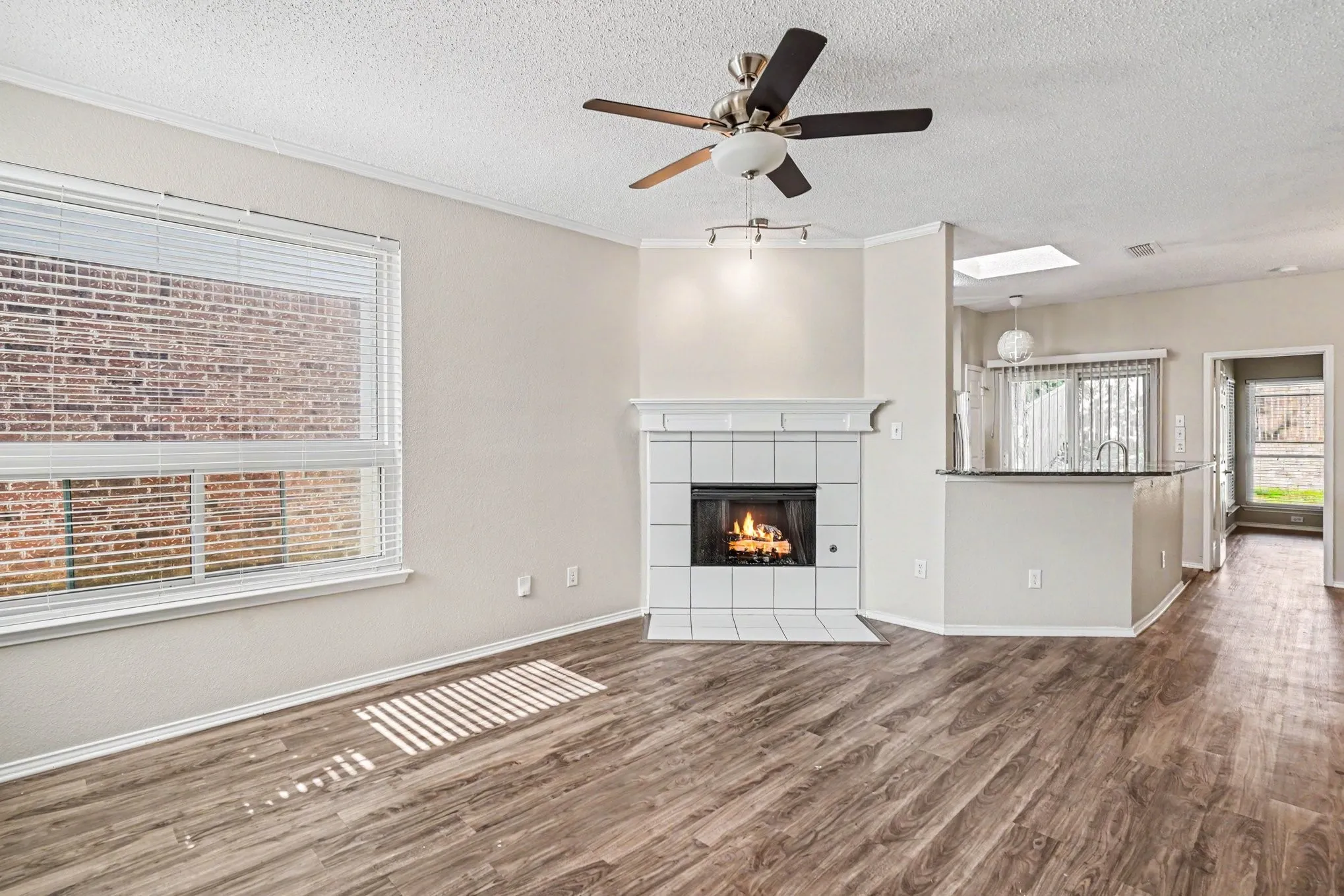 Single Family Residence For Sale in Tarrant County , 6909 Chaco Trail, Fort Worth, Texas 76137, 3 Bedroom, 2 Bathroom, 2 Garage spaces, 1,171 Sqft, built in 1997, mls#21268821, Real Estate Agent in Fort Worth, Homes For Sale in Tarrant county, Homes For Sale in Fort Worth, Realtor in Fort Worth Texas, Real Estate Brokerage Independent Realty Texas, Luminita Cordes Realtor