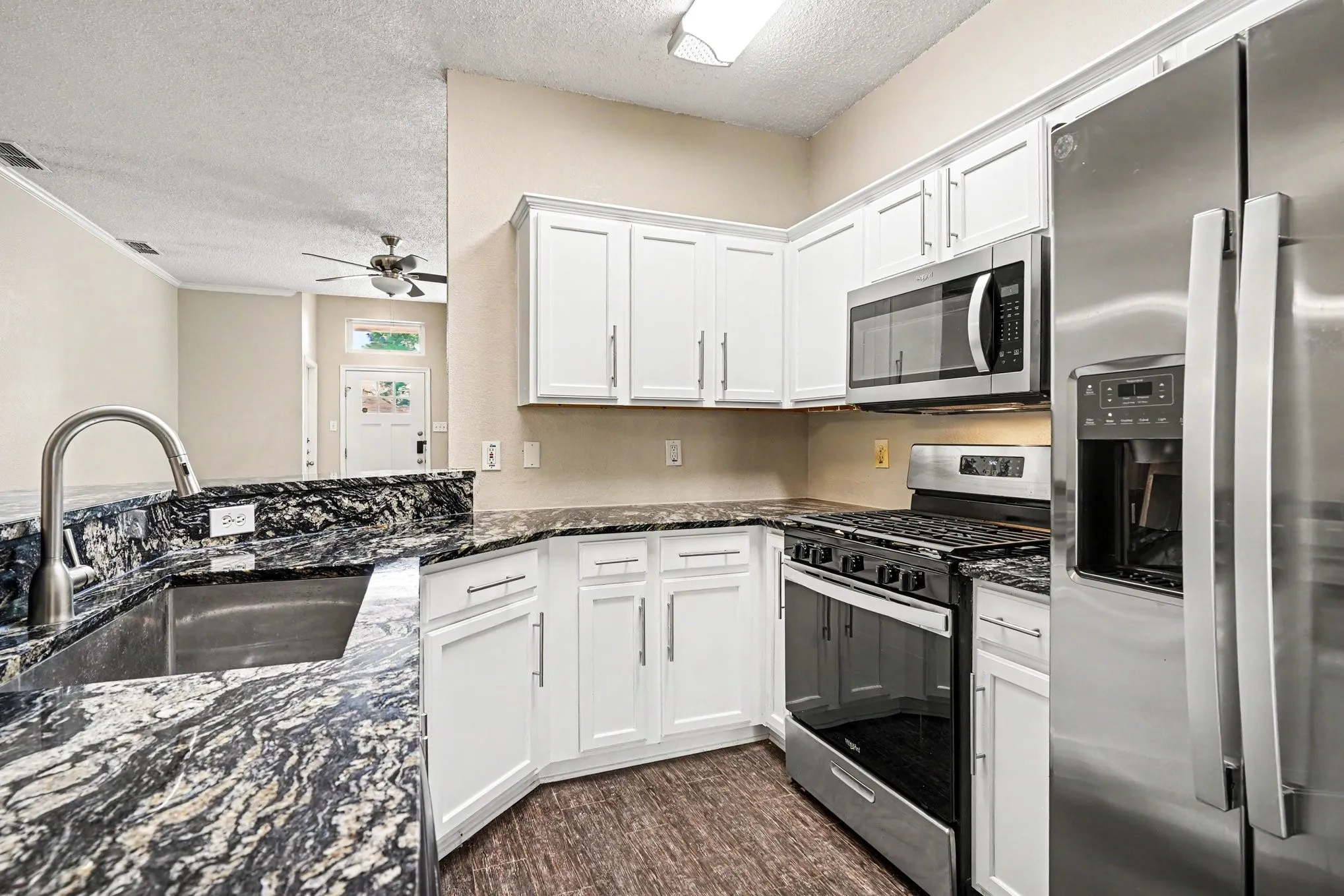 Single Family Residence For Sale in Tarrant County , 6909 Chaco Trail, Fort Worth, Texas 76137, 3 Bedroom, 2 Bathroom, 2 Garage spaces, 1,171 Sqft, built in 1997, mls#21268821, Real Estate Agent in Fort Worth, Homes For Sale in Tarrant county, Homes For Sale in Fort Worth, Realtor in Fort Worth Texas, Real Estate Brokerage Independent Realty Texas, Luminita Cordes Realtor