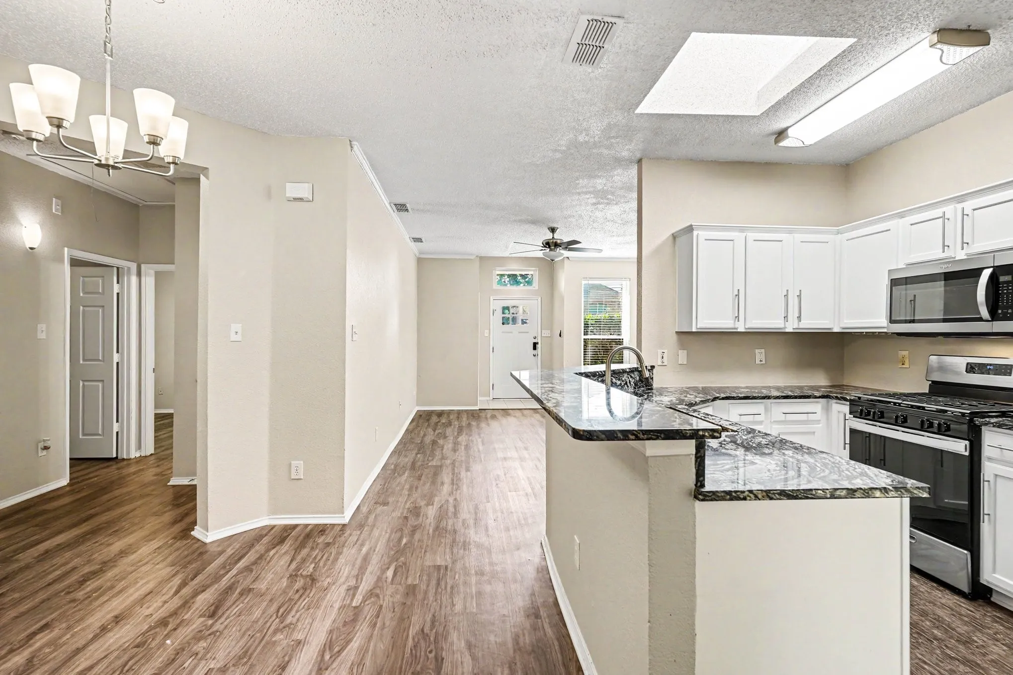 Single Family Residence For Sale in Tarrant County , 6909 Chaco Trail, Fort Worth, Texas 76137, 3 Bedroom, 2 Bathroom, 2 Garage spaces, 1,171 Sqft, built in 1997, mls#21268821, Real Estate Agent in Fort Worth, Homes For Sale in Tarrant county, Homes For Sale in Fort Worth, Realtor in Fort Worth Texas, Real Estate Brokerage Independent Realty Texas, Luminita Cordes Realtor