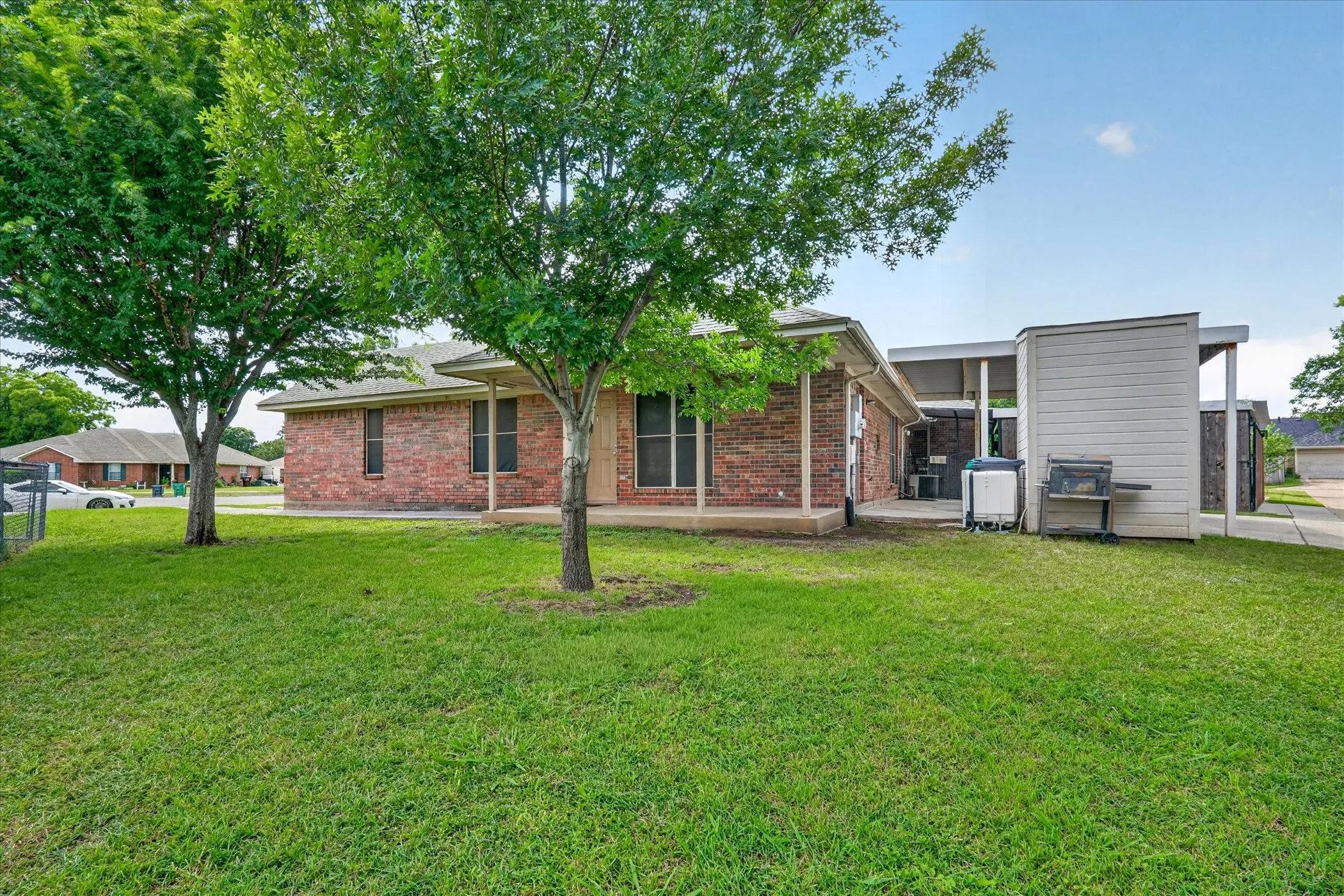 Duplex For Rent in Denton County , 3132 Cedar Hill Street, Denton, Texas 76209, 3 Bedrooms, 2 Bathrooms, Garage spaces, 1,378 Sqft, built in 1996, Price $1,850, mls#21274503, Real Estate Agent in Denton, Homes For Rent in Denton county, Homes For Rent in Denton, Realtor in Denton Texas, Real Estate Brokerage Independent Realty Texas, Luminita Cordes Realtor