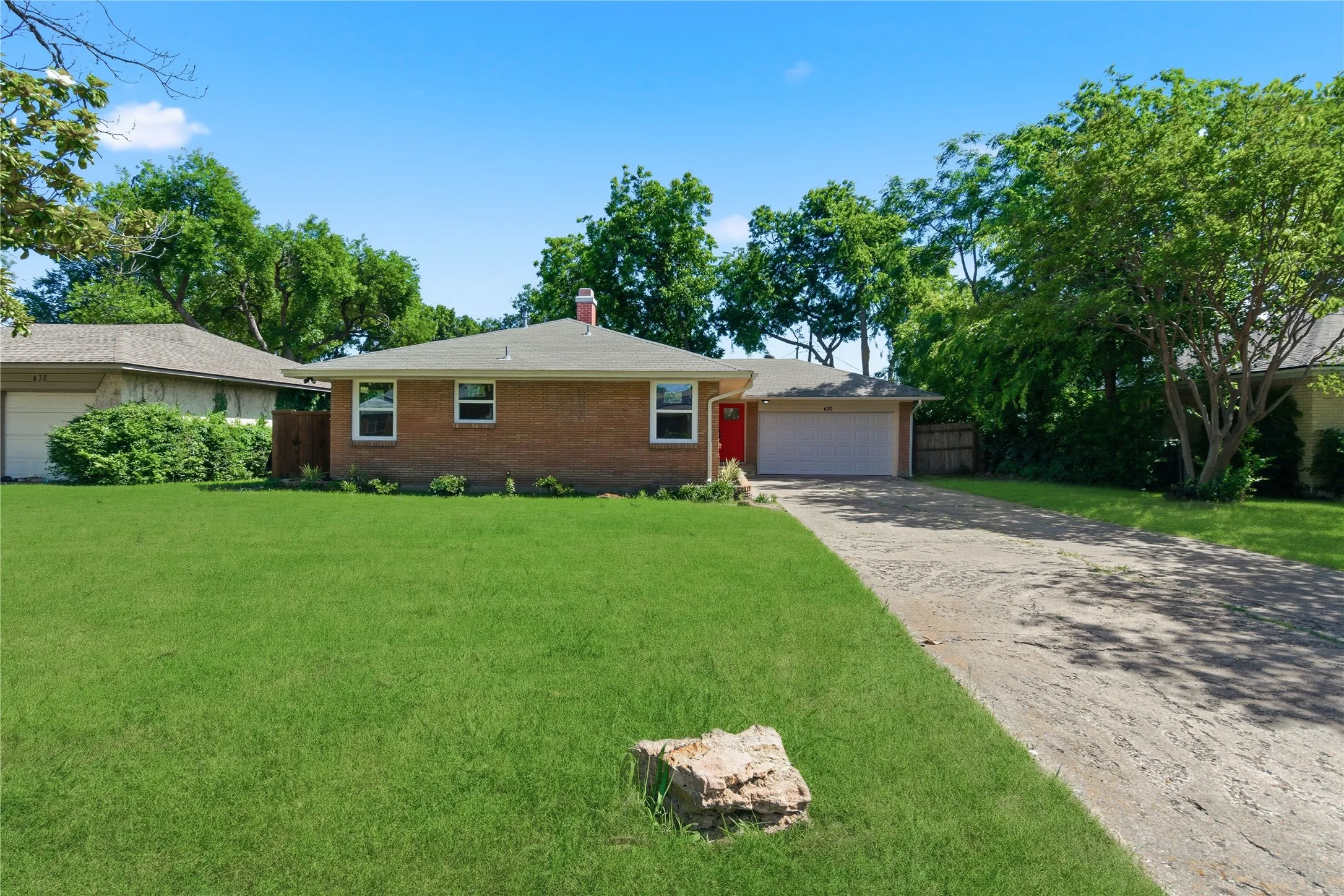 Single Family Residence For Sale in Dallas County , 430 Terrace Drive, Richardson, Texas 75081, 3 Bedroom, 2 Bathroom, 2 Garage spaces, 1,432 Sqft, built in 1957, mls#21274525, Real Estate Agent in Richardson, Homes For Sale in Dallas county, Homes For Sale in Richardson, Realtor in Richardson Texas, Real Estate Brokerage Independent Realty Texas, Luminita Cordes Realtor