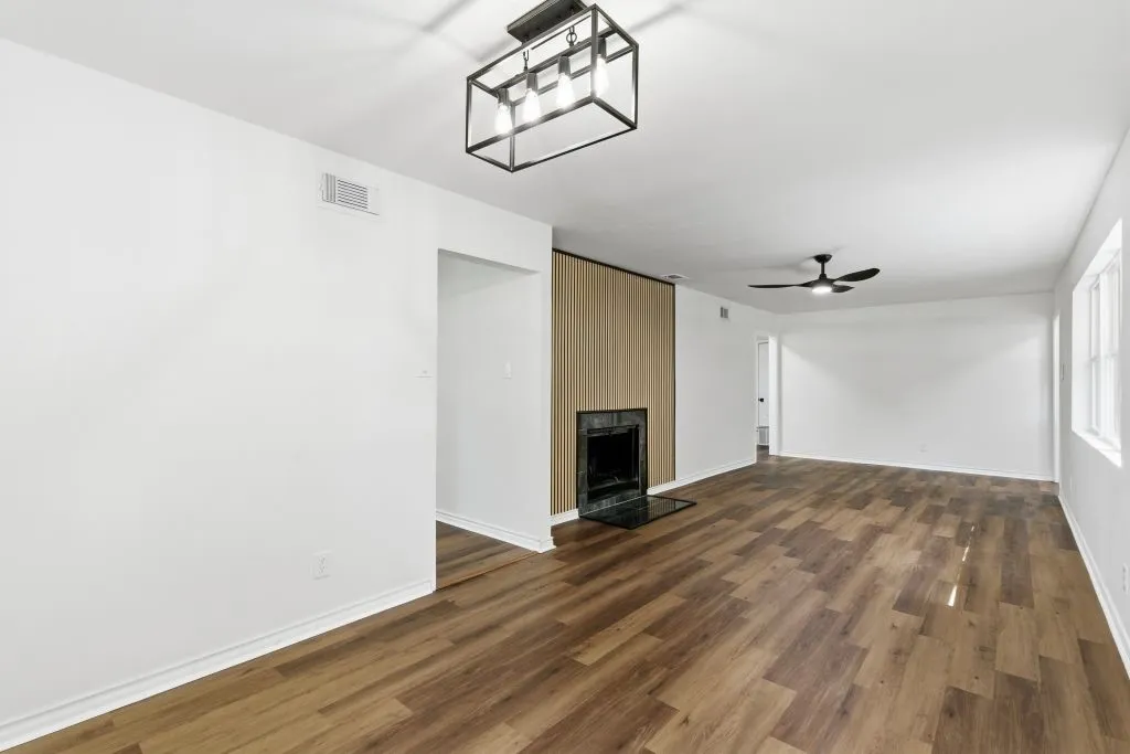 Single Family Residence For Sale in Dallas County , 430 Terrace Drive, Richardson, Texas 75081, 3 Bedroom, 2 Bathroom, 2 Garage spaces, 1,432 Sqft, built in 1957, mls#21274525, Real Estate Agent in Richardson, Homes For Sale in Dallas county, Homes For Sale in Richardson, Realtor in Richardson Texas, Real Estate Brokerage Independent Realty Texas, Luminita Cordes Realtor