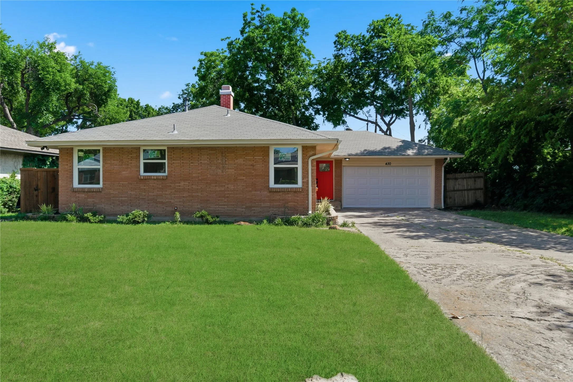 Single Family Residence For Sale in Dallas County , 430 Terrace Drive, Richardson, Texas 75081, 3 Bedroom, 2 Bathroom, 2 Garage spaces, 1,432 Sqft, built in 1957, mls#21274525, Real Estate Agent in Richardson, Homes For Sale in Dallas county, Homes For Sale in Richardson, Realtor in Richardson Texas, Real Estate Brokerage Independent Realty Texas, Luminita Cordes Realtor