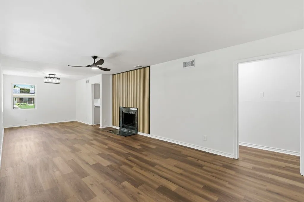 Single Family Residence For Sale in Dallas County , 430 Terrace Drive, Richardson, Texas 75081, 3 Bedroom, 2 Bathroom, 2 Garage spaces, 1,432 Sqft, built in 1957, mls#21274525, Real Estate Agent in Richardson, Homes For Sale in Dallas county, Homes For Sale in Richardson, Realtor in Richardson Texas, Real Estate Brokerage Independent Realty Texas, Luminita Cordes Realtor