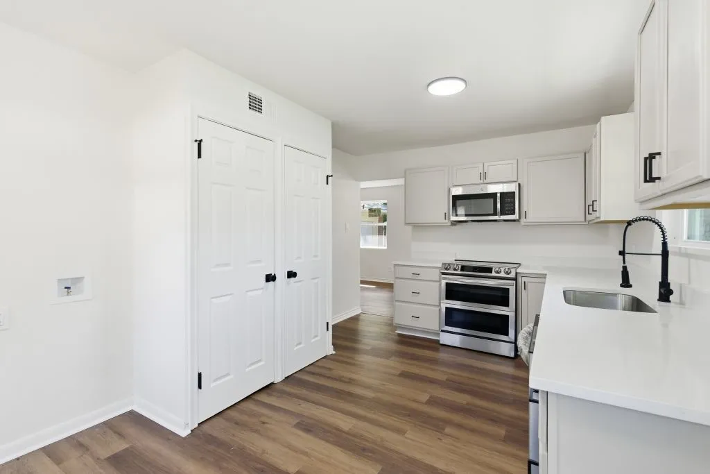 Single Family Residence For Sale in Dallas County , 430 Terrace Drive, Richardson, Texas 75081, 3 Bedroom, 2 Bathroom, 2 Garage spaces, 1,432 Sqft, built in 1957, mls#21274525, Real Estate Agent in Richardson, Homes For Sale in Dallas county, Homes For Sale in Richardson, Realtor in Richardson Texas, Real Estate Brokerage Independent Realty Texas, Luminita Cordes Realtor