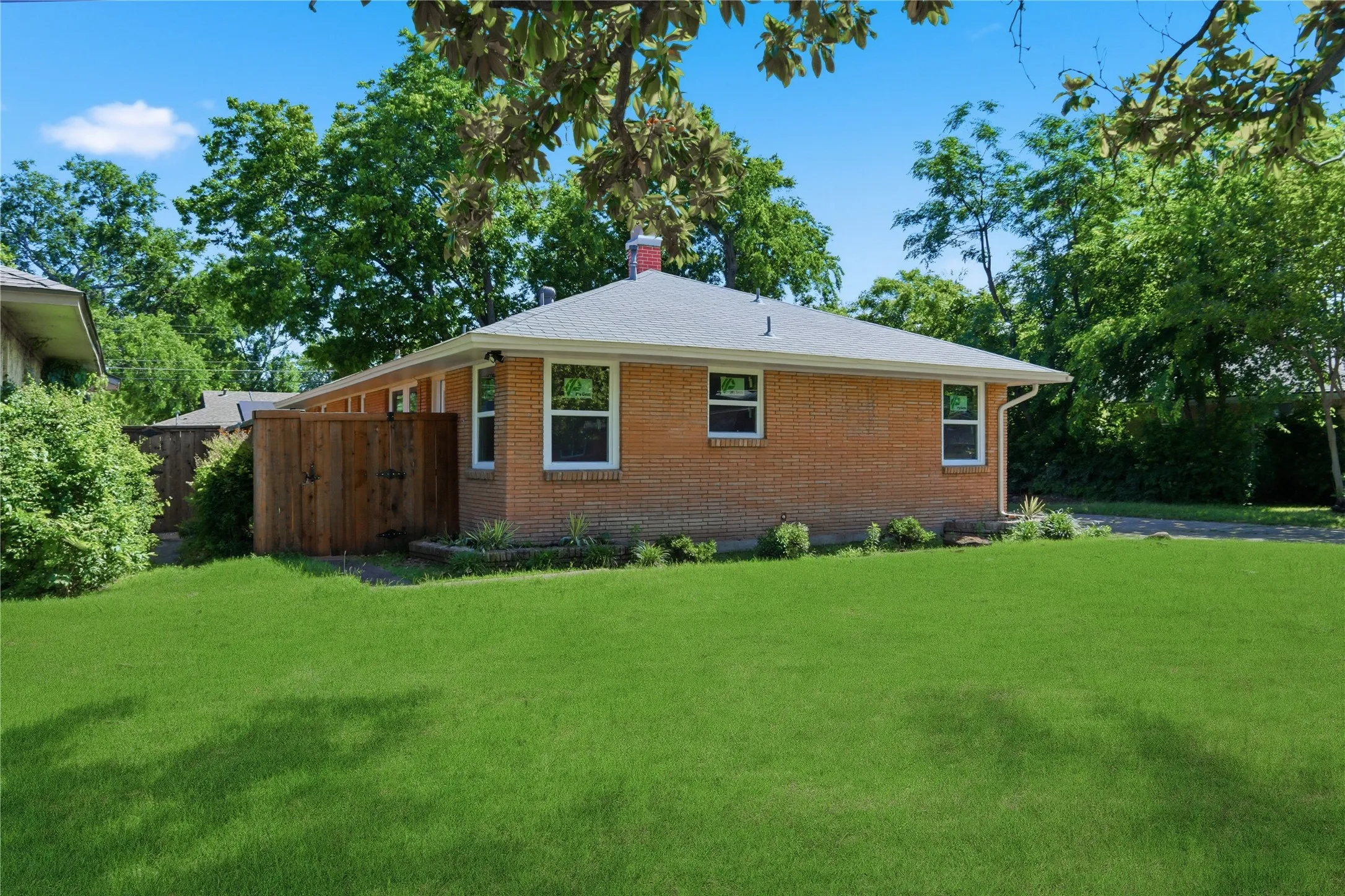 Single Family Residence For Sale in Dallas County , 430 Terrace Drive, Richardson, Texas 75081, 3 Bedroom, 2 Bathroom, 2 Garage spaces, 1,432 Sqft, built in 1957, mls#21274525, Real Estate Agent in Richardson, Homes For Sale in Dallas county, Homes For Sale in Richardson, Realtor in Richardson Texas, Real Estate Brokerage Independent Realty Texas, Luminita Cordes Realtor