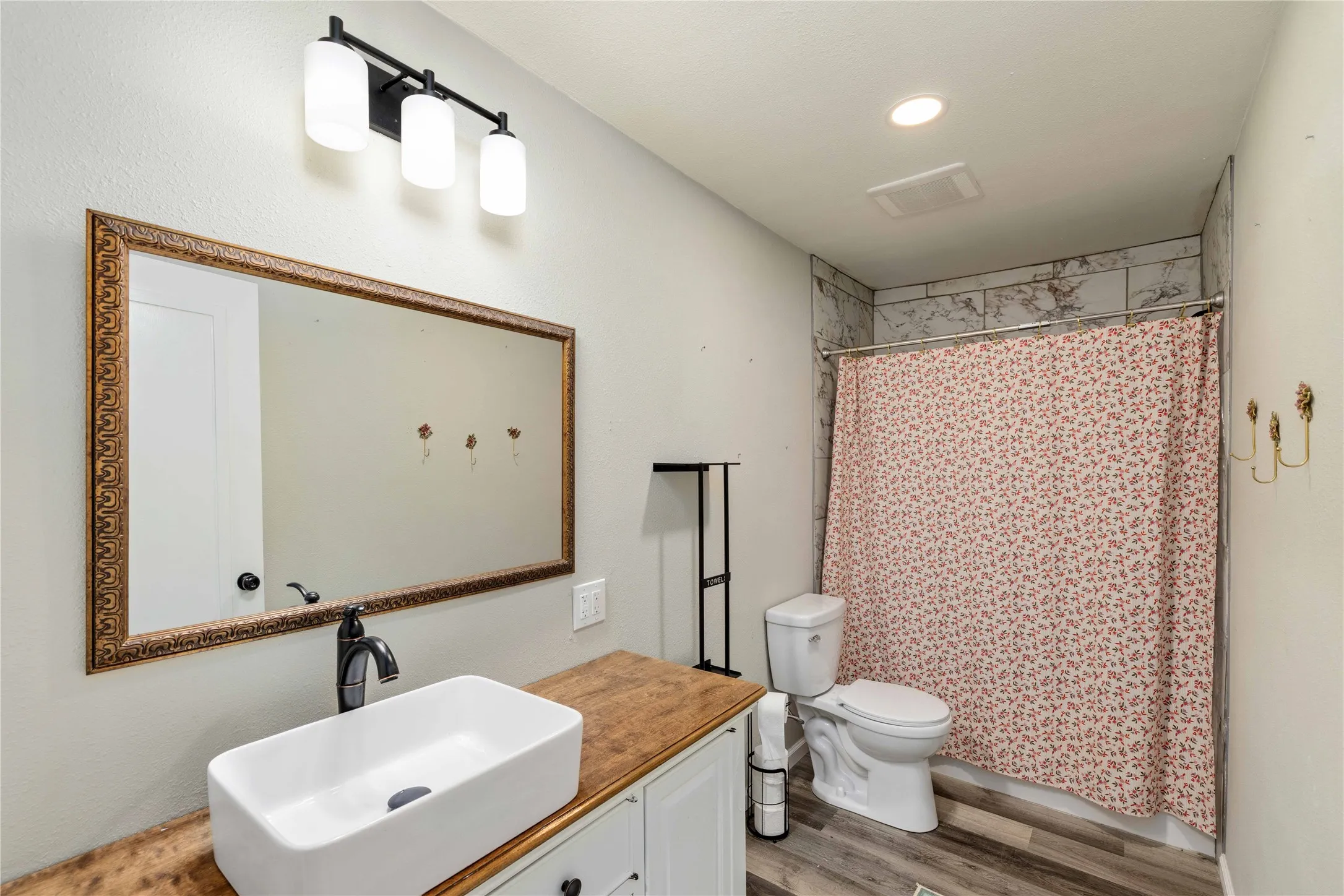 Single Family Residence For Sale in Brown County , 1908 8th Street, Brownwood, Texas 76801, 4 Bedrooms, 3 Bathrooms, 1 Garage spaces, 2,365 Sqft, built in 1957, Price $394,949, mls#21274310, Real Estate Agent in Brownwood, Homes For Sale in Brown county, Homes For Sale in Brownwood, Realtor in Brownwood Texas, Real Estate Brokerage Independent Realty Texas, Luminita Cordes Realtor