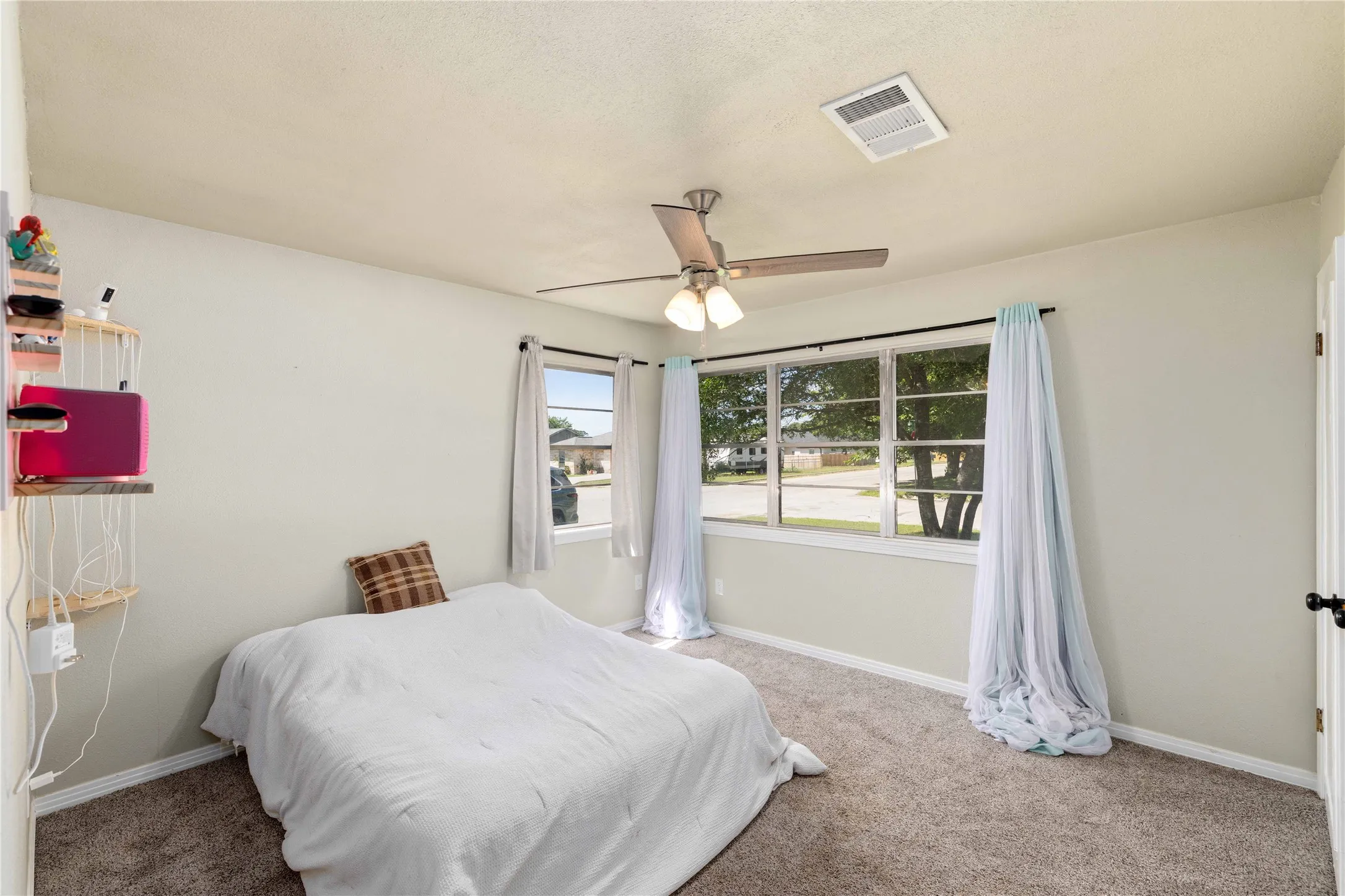 Single Family Residence For Sale in Brown County , 1908 8th Street, Brownwood, Texas 76801, 4 Bedrooms, 3 Bathrooms, 1 Garage spaces, 2,365 Sqft, built in 1957, Price $394,949, mls#21274310, Real Estate Agent in Brownwood, Homes For Sale in Brown county, Homes For Sale in Brownwood, Realtor in Brownwood Texas, Real Estate Brokerage Independent Realty Texas, Luminita Cordes Realtor