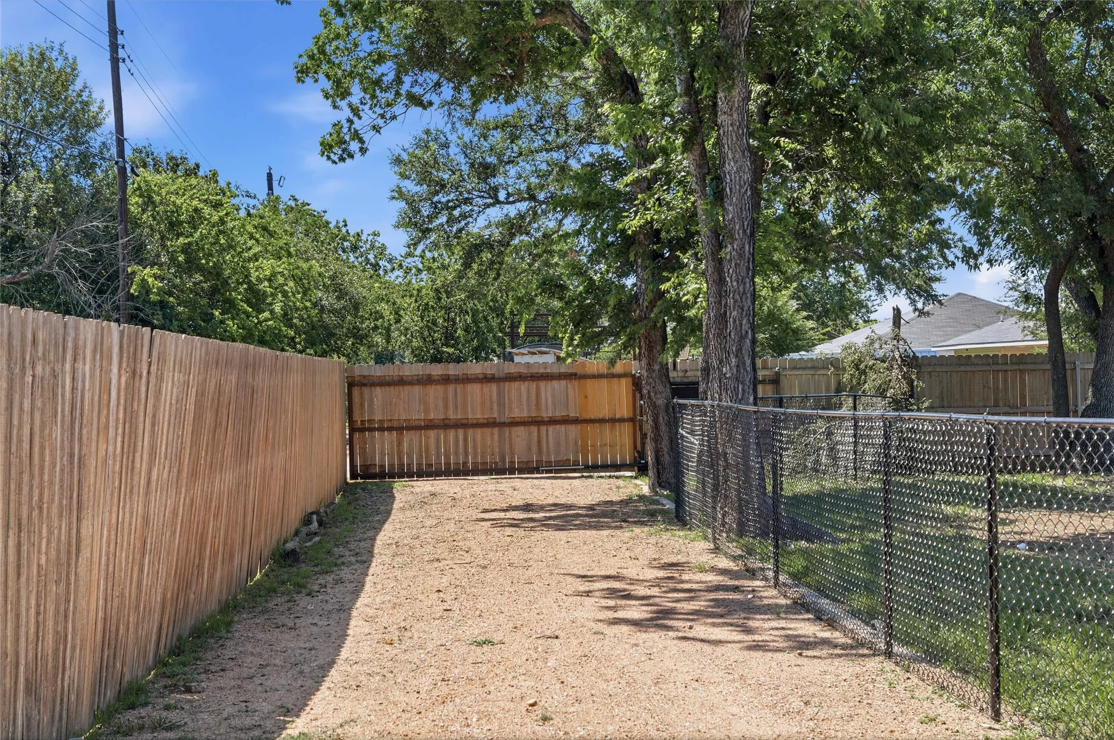 gated drive way