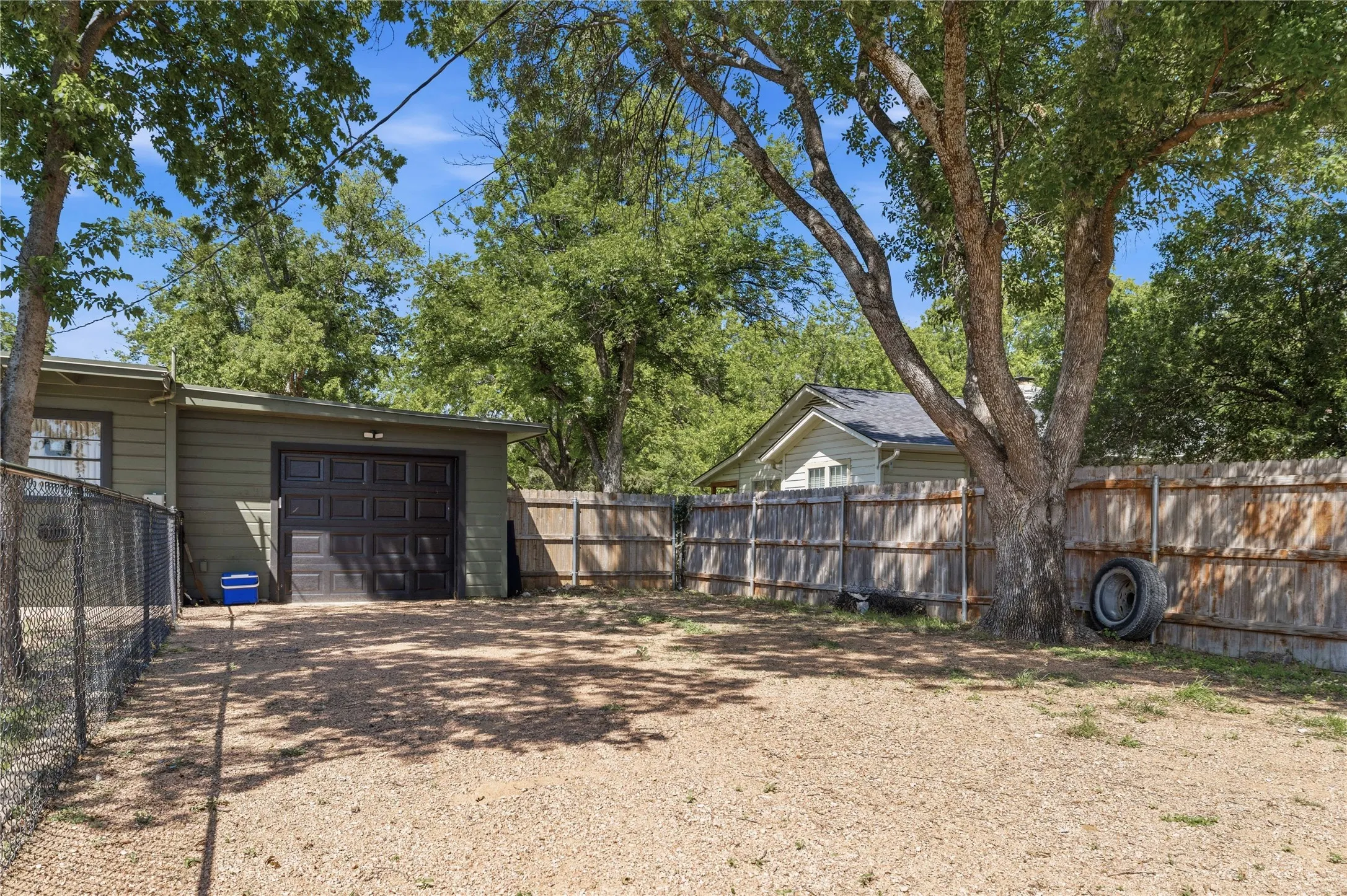 1-car garage