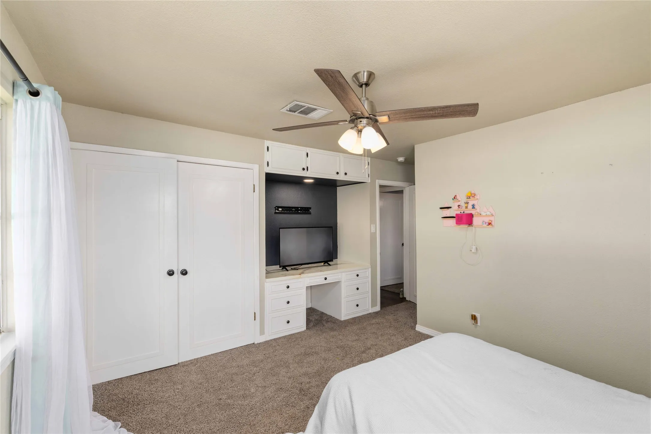 Single Family Residence For Sale in Brown County , 1908 8th Street, Brownwood, Texas 76801, 4 Bedrooms, 3 Bathrooms, 1 Garage spaces, 2,365 Sqft, built in 1957, Price $394,949, mls#21274310, Real Estate Agent in Brownwood, Homes For Sale in Brown county, Homes For Sale in Brownwood, Realtor in Brownwood Texas, Real Estate Brokerage Independent Realty Texas, Luminita Cordes Realtor