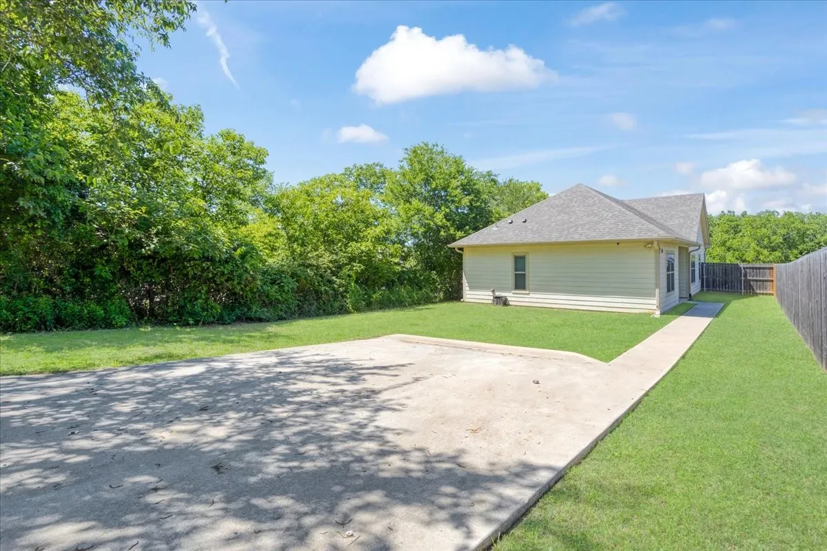 Single Family Residence For Sale in Grayson County , 1226 W Elm Street, Denison, Texas 75020, 3 Bedrooms, 2 Bathrooms, Garage spaces, 1,445 Sqft, built in 2019, Price $219,000, mls#21274480, Real Estate Agent in Denison, Homes For Sale in Grayson county, Homes For Sale in Denison, Realtor in Denison Texas, Real Estate Brokerage Independent Realty Texas, Luminita Cordes Realtor