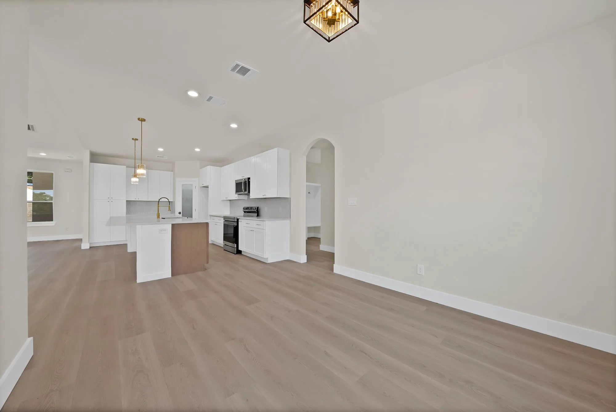 Single Family Residence For Sale in Johnson County , 1405 Apache Court, Joshua, Texas 76058, 4 Bedroom, 3 Bathroom, 2 Garage spaces, 2,713 Sqft, built in 2026, mls#21273514, Real Estate Agent in Joshua, Homes For Sale in Johnson county, Homes For Sale in Joshua, Realtor in Joshua Texas, Real Estate Brokerage Independent Realty Texas, Luminita Cordes Realtor