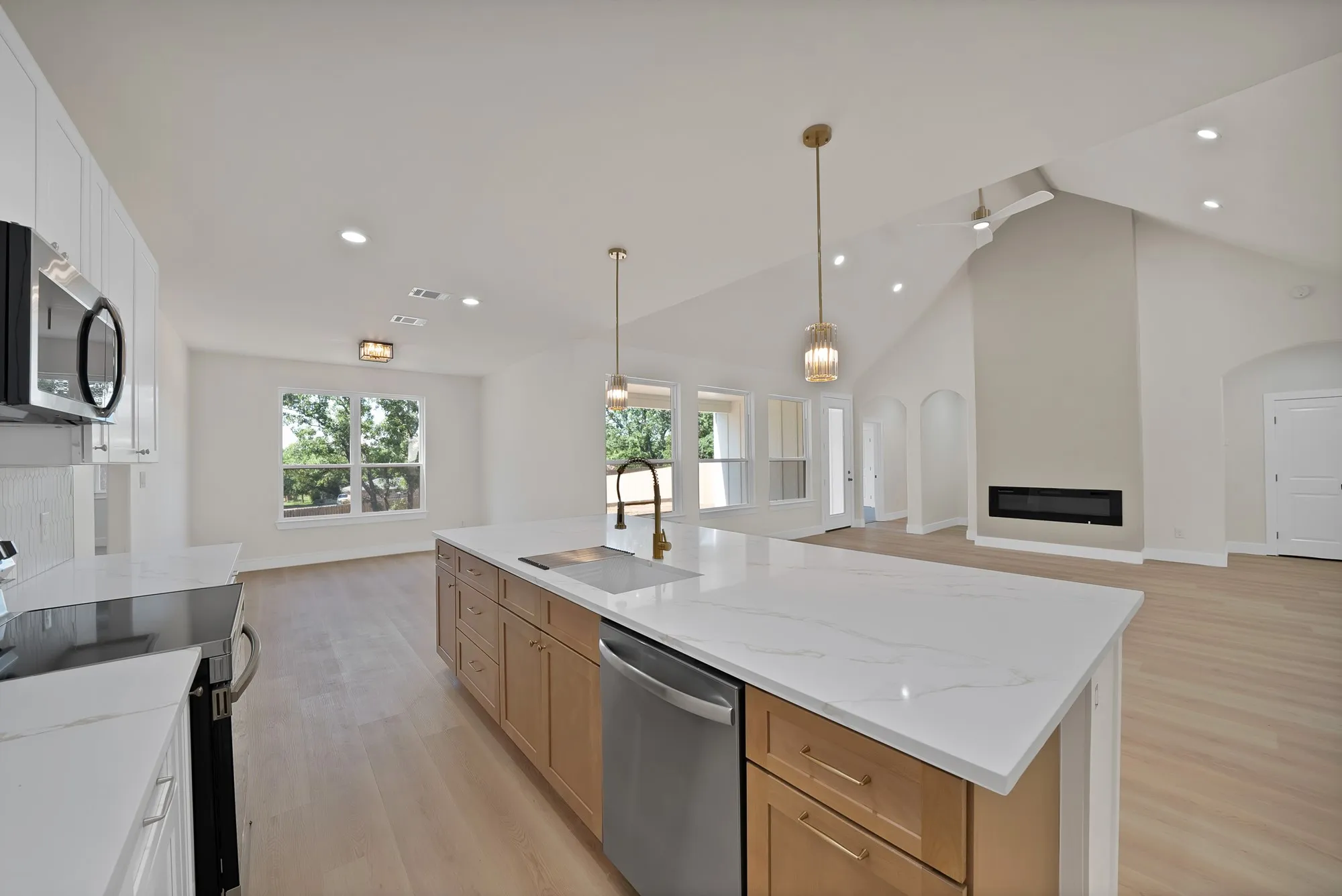 Single Family Residence For Sale in Johnson County , 1405 Apache Court, Joshua, Texas 76058, 4 Bedroom, 3 Bathroom, 2 Garage spaces, 2,713 Sqft, built in 2026, mls#21273514, Real Estate Agent in Joshua, Homes For Sale in Johnson county, Homes For Sale in Joshua, Realtor in Joshua Texas, Real Estate Brokerage Independent Realty Texas, Luminita Cordes Realtor